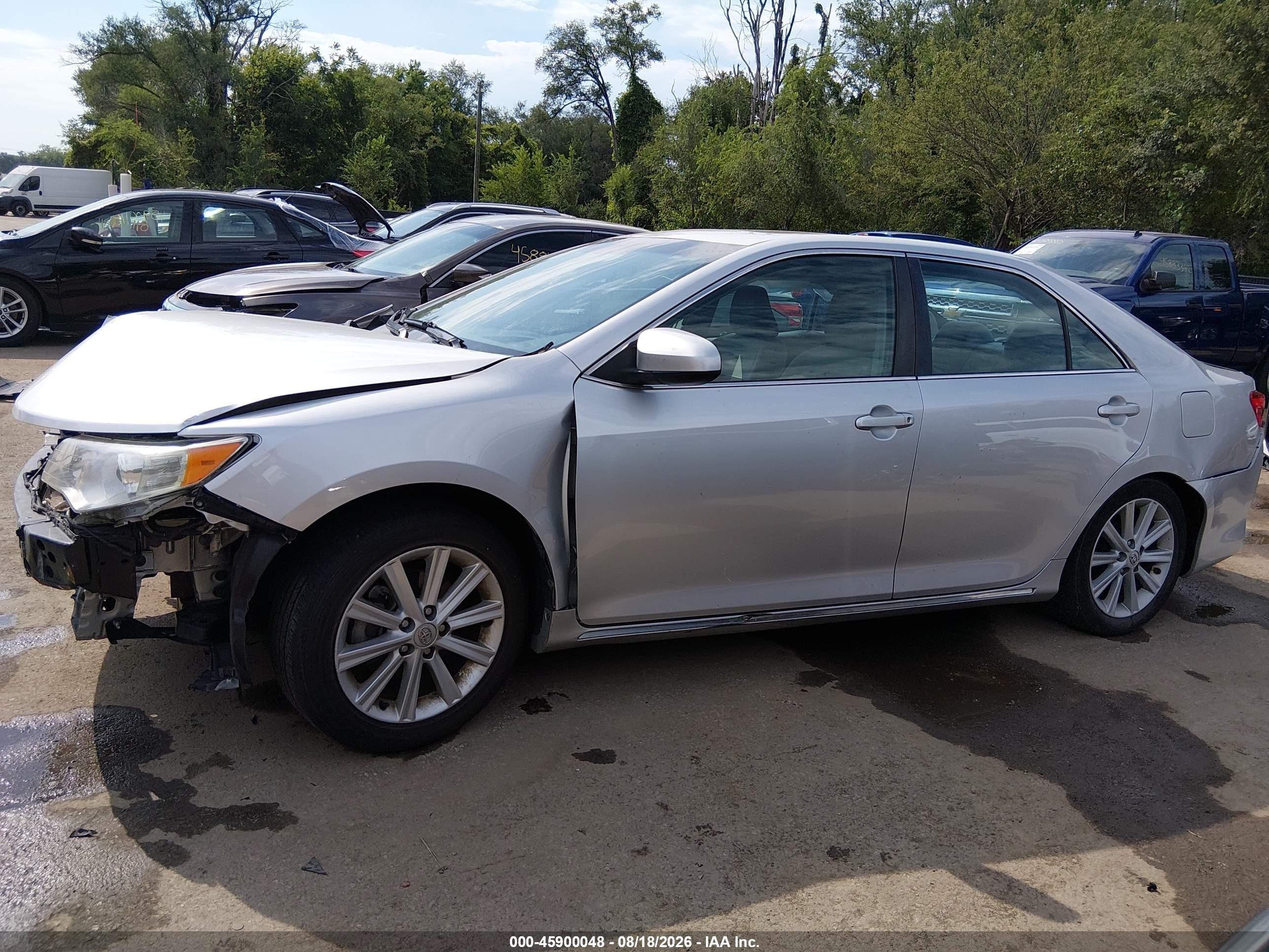 2014 Toyota Camry Xle Silver vin: 4T4BF1FK3ER423792