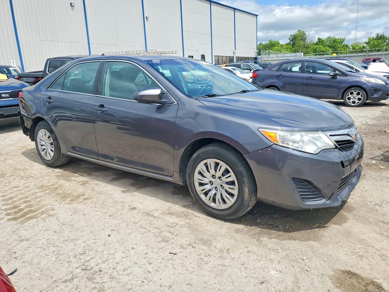 2014 Toyota Camry Le Gray vin: 4T4BF1FK3ER425767