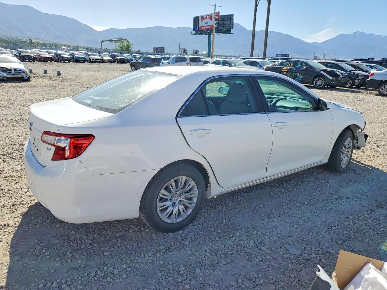 2014 Toyota Camry Le Белый vin: 4T4BF1FK3ER426126