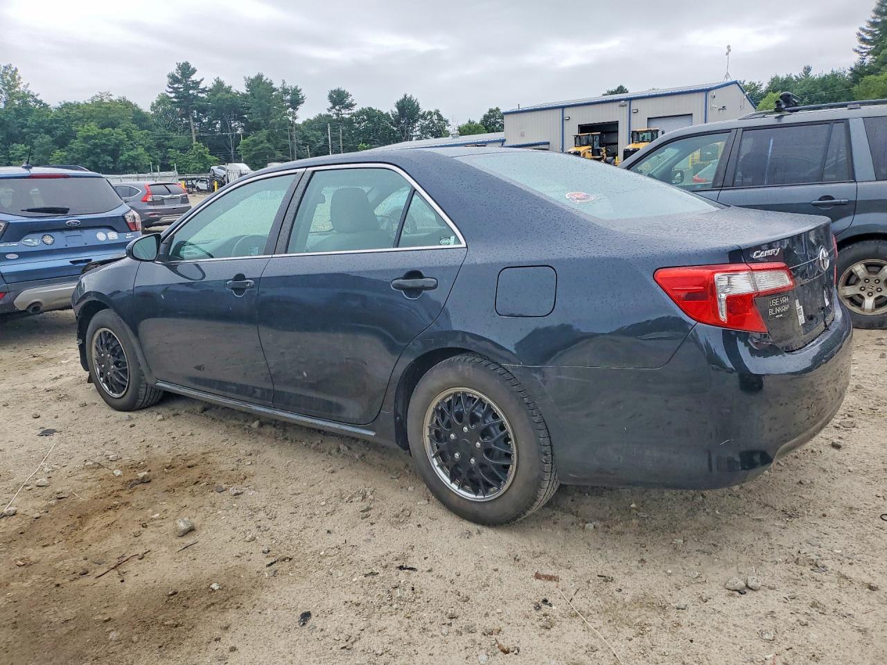 2014 Toyota Camry Le Blue vin: 4T4BF1FK3ER428278