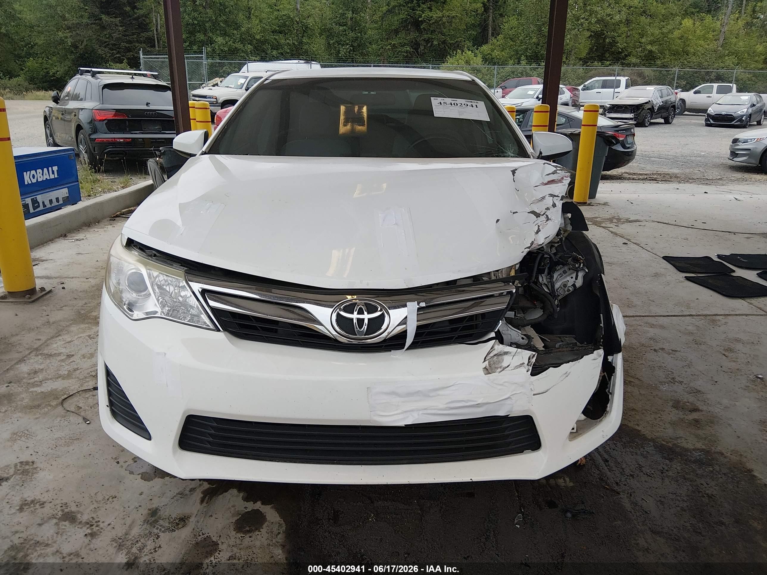 2014 Toyota Camry Le White vin: 4T4BF1FK3ER428927
