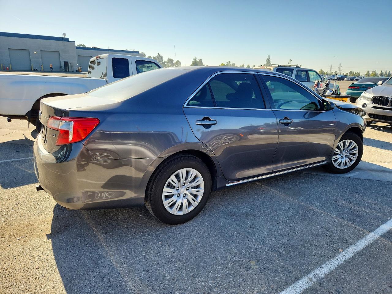2014 Toyota Camry Le Gray vin: 4T4BF1FK3ER430581