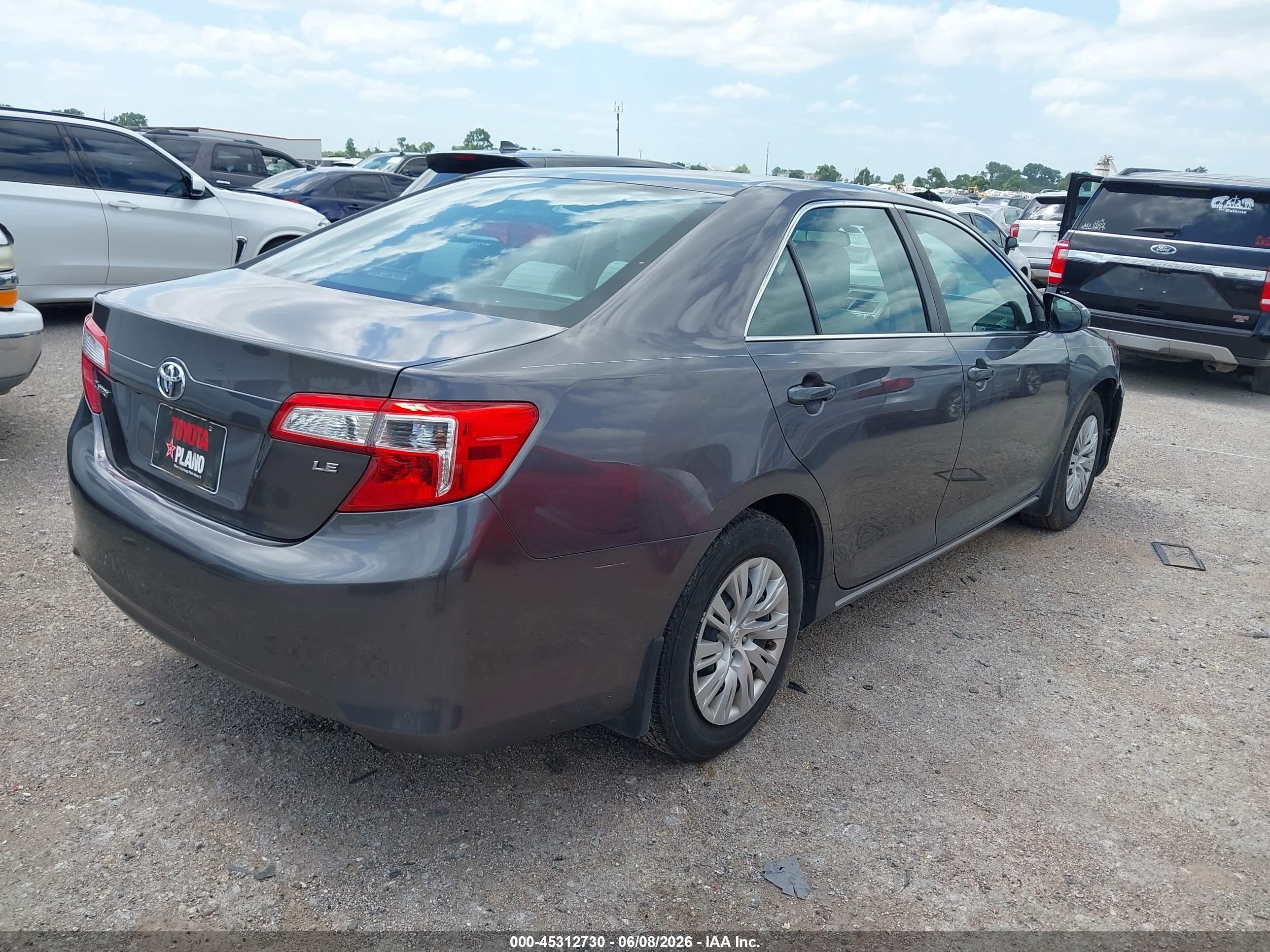 2014 Toyota Camry Le Gray vin: 4T4BF1FK3ER430726