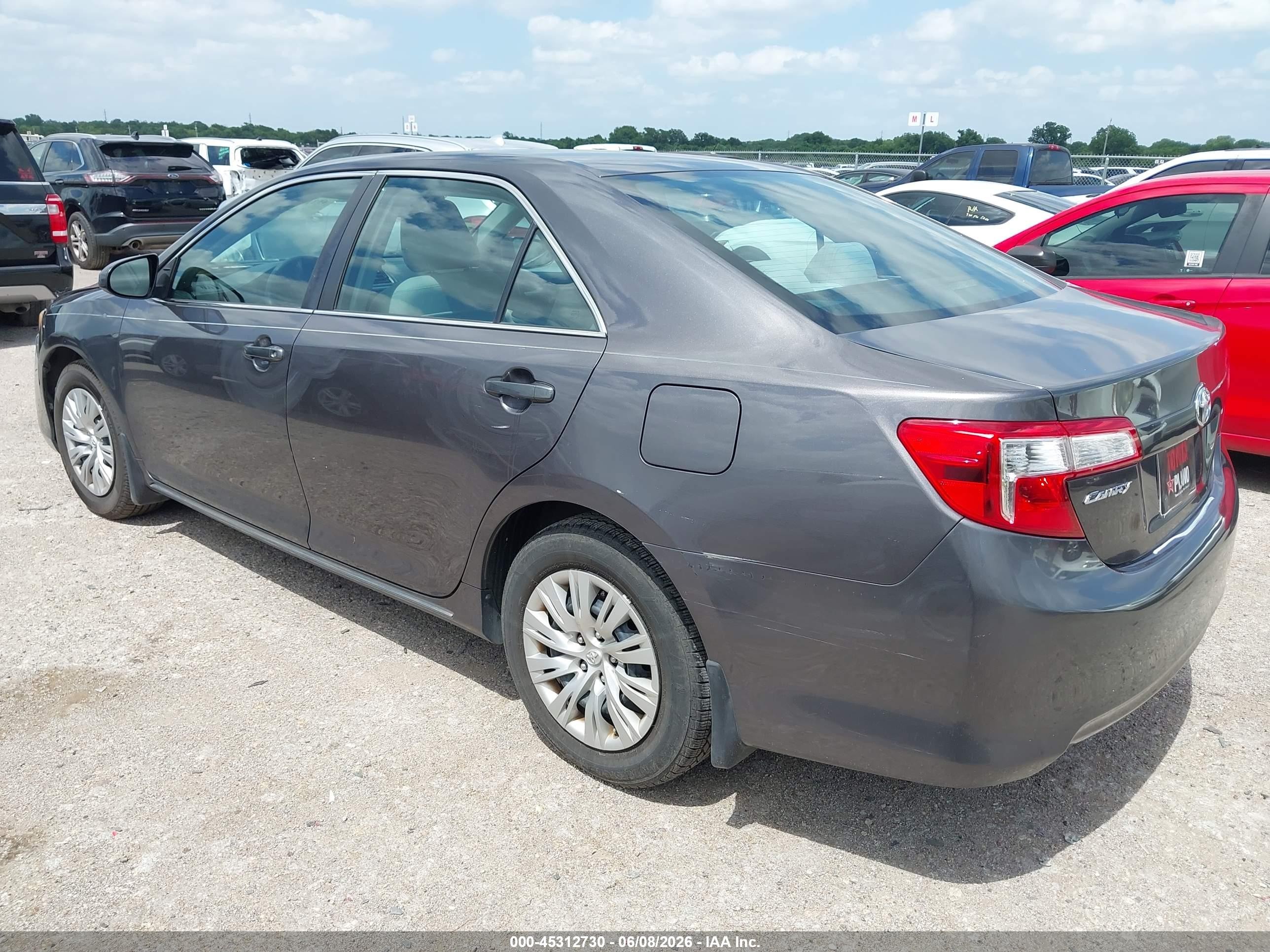 2014 Toyota Camry Le Gray vin: 4T4BF1FK3ER430726