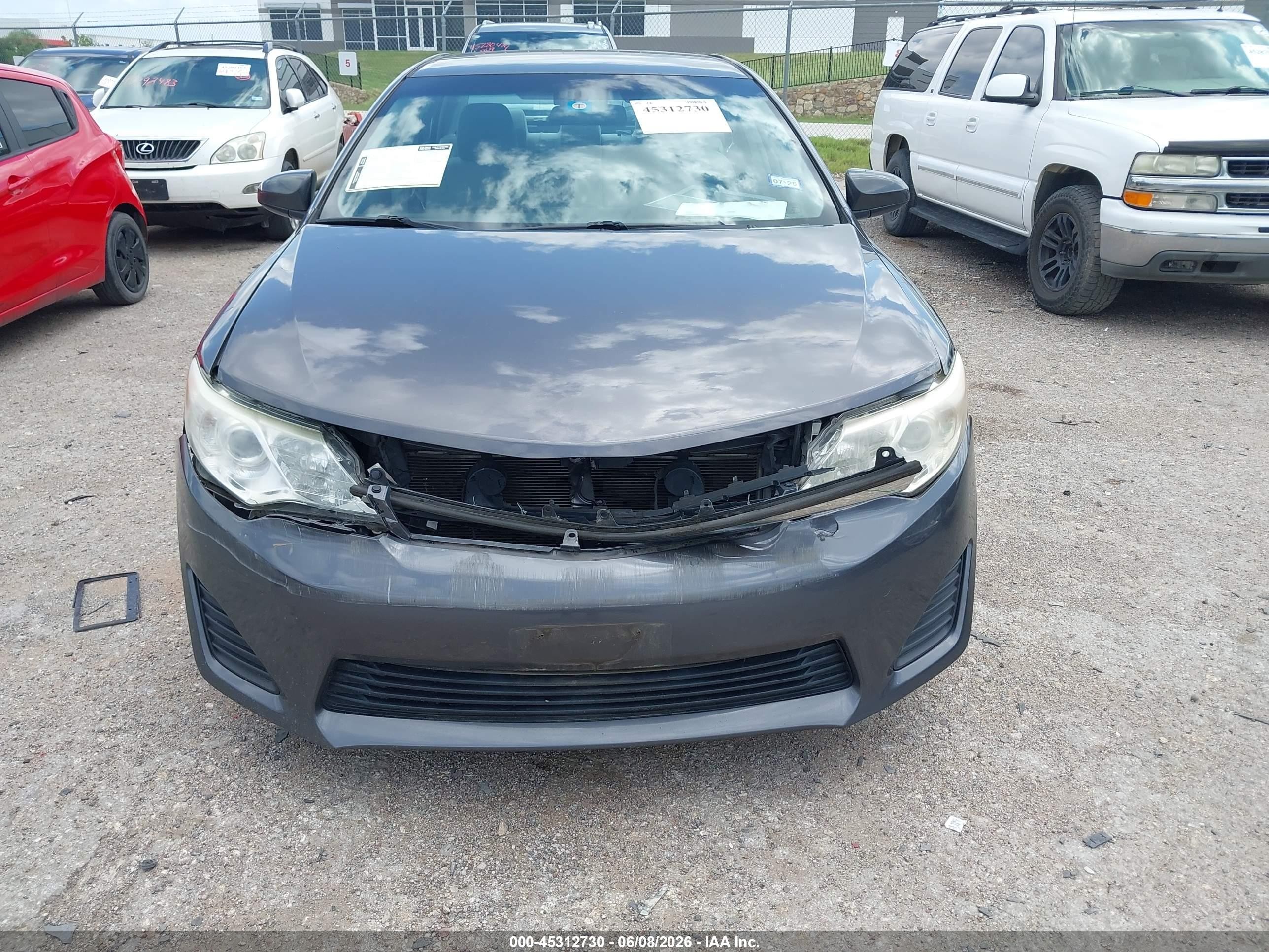 2014 Toyota Camry Le Gray vin: 4T4BF1FK3ER430726