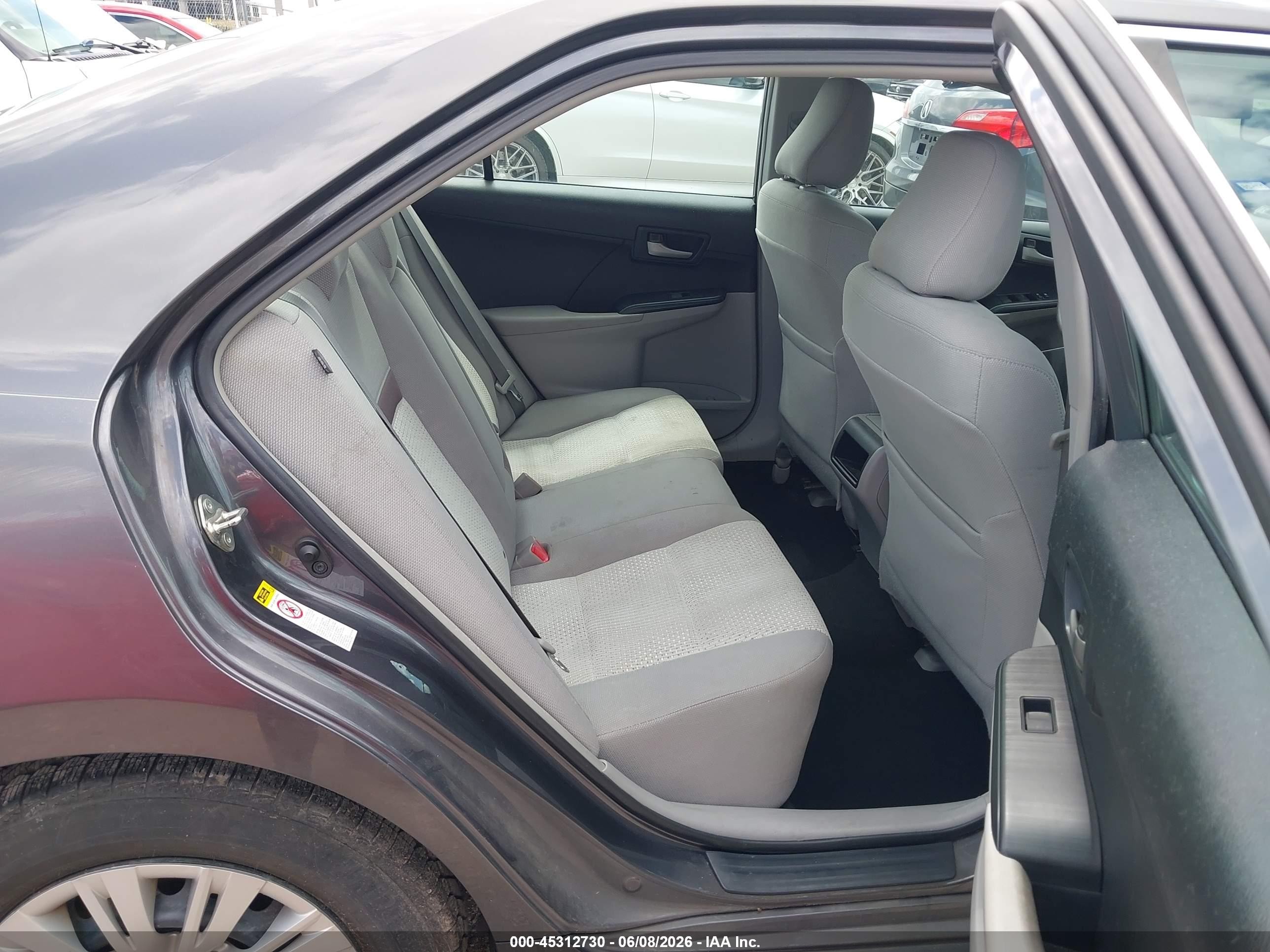 2014 Toyota Camry Le Gray vin: 4T4BF1FK3ER430726