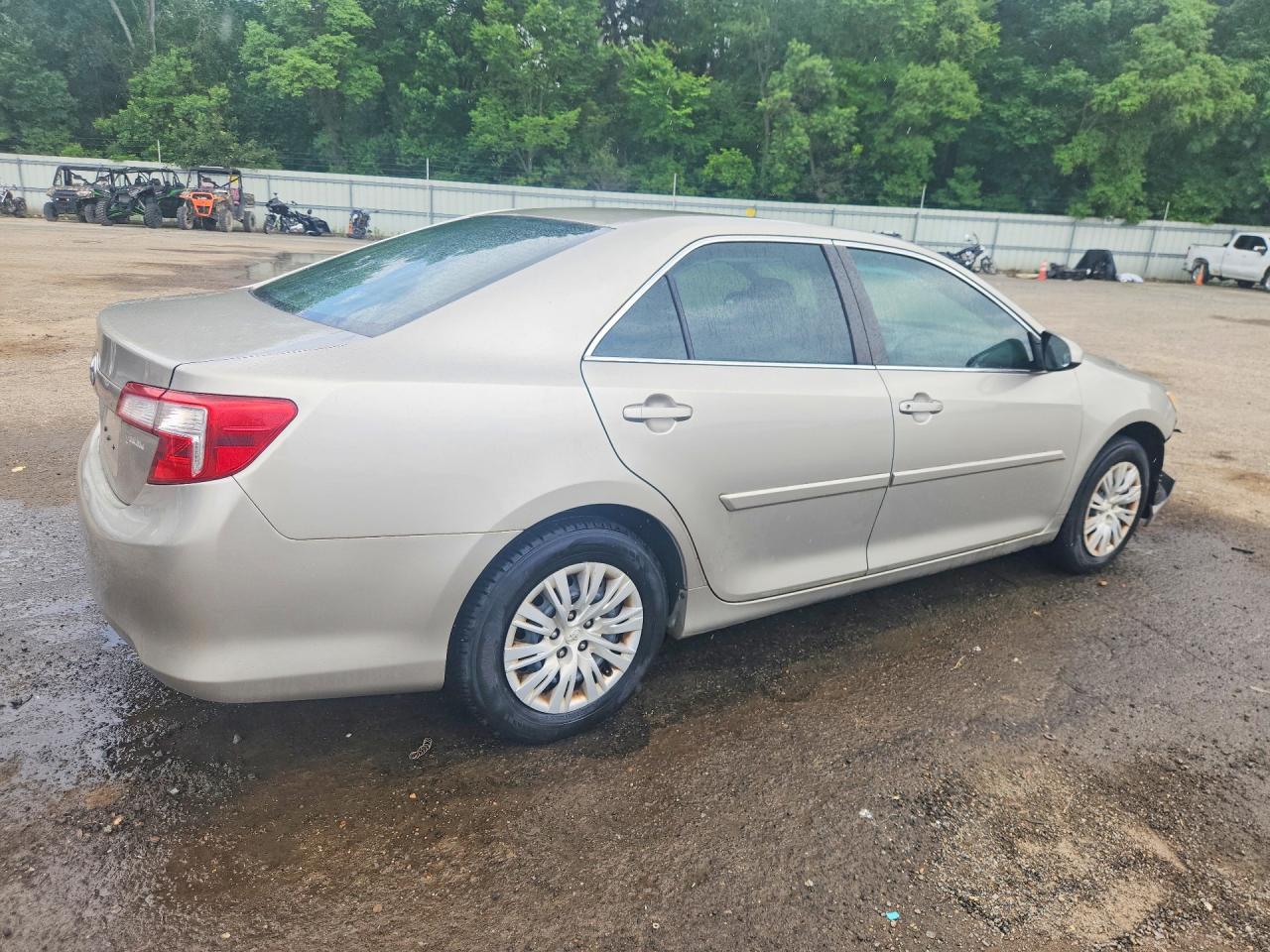 2014 Toyota Camry L Beige vin: 4T4BF1FK3ER431469