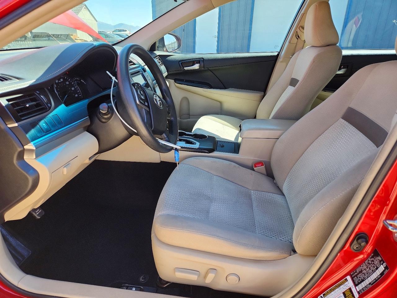 2014 Toyota Camry Le Красный vin: 4T4BF1FK3ER441712