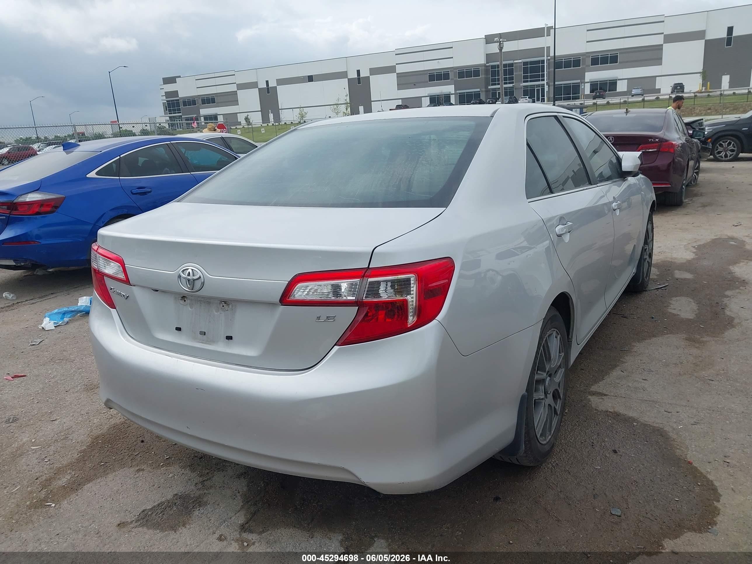 2014 Toyota Camry Le Silver vin: 4T4BF1FK3ER443198