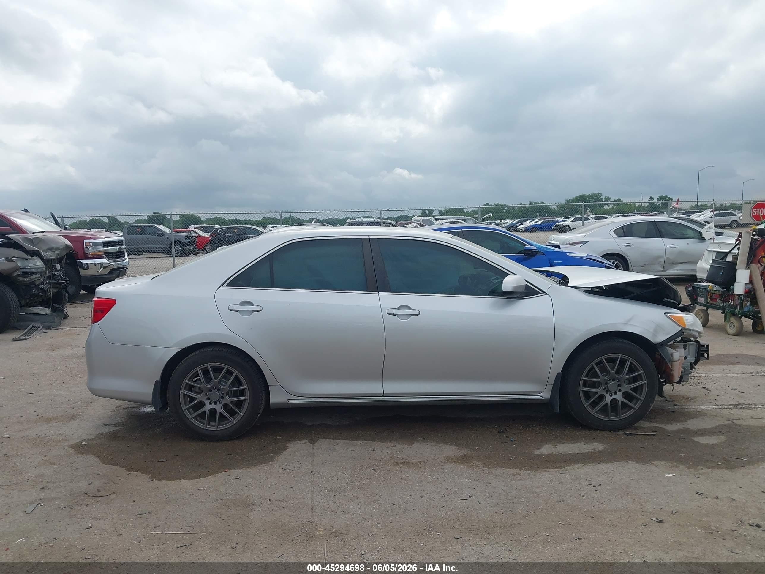 2014 Toyota Camry Le Silver vin: 4T4BF1FK3ER443198