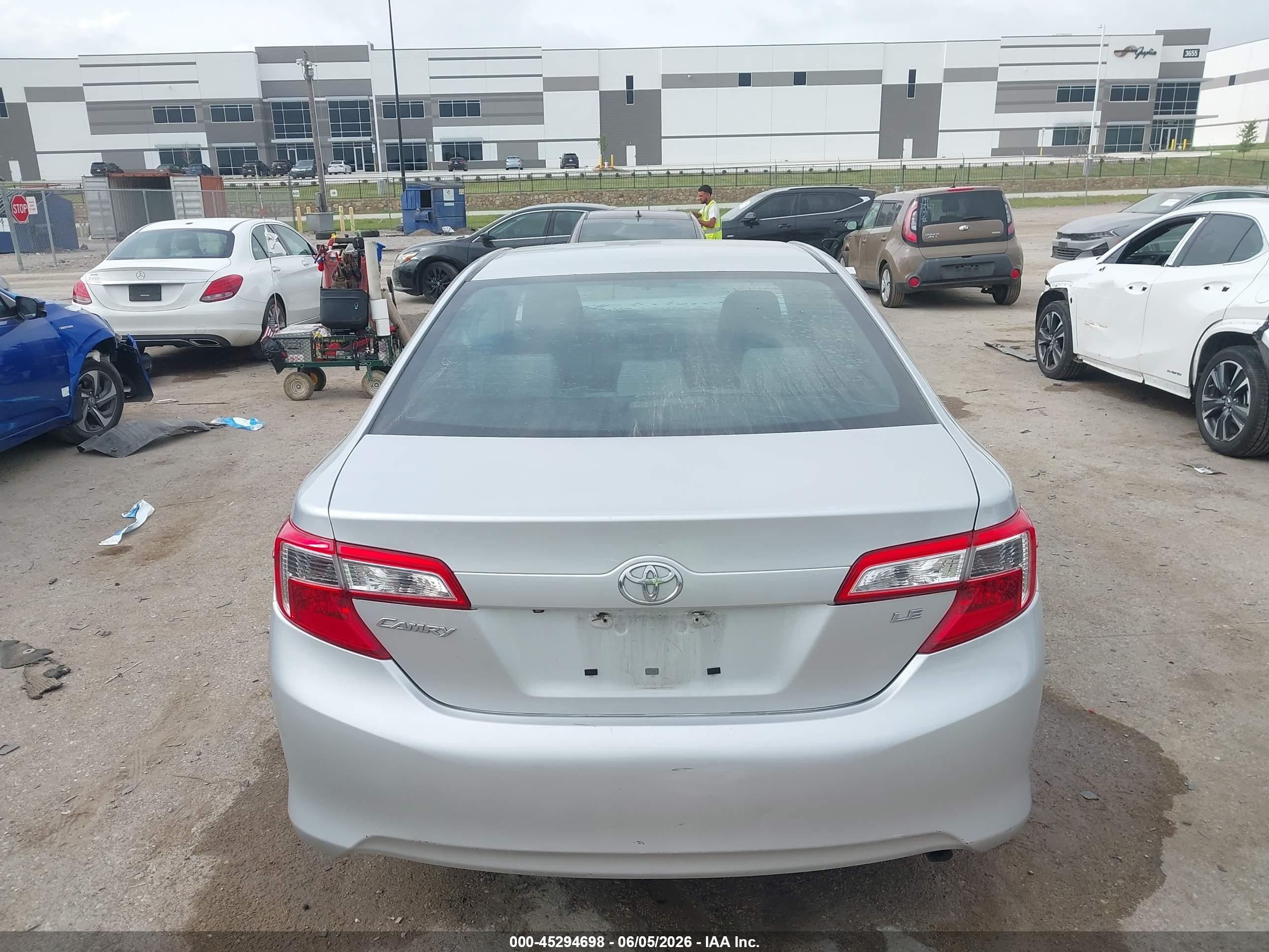 2014 Toyota Camry Le Silver vin: 4T4BF1FK3ER443198