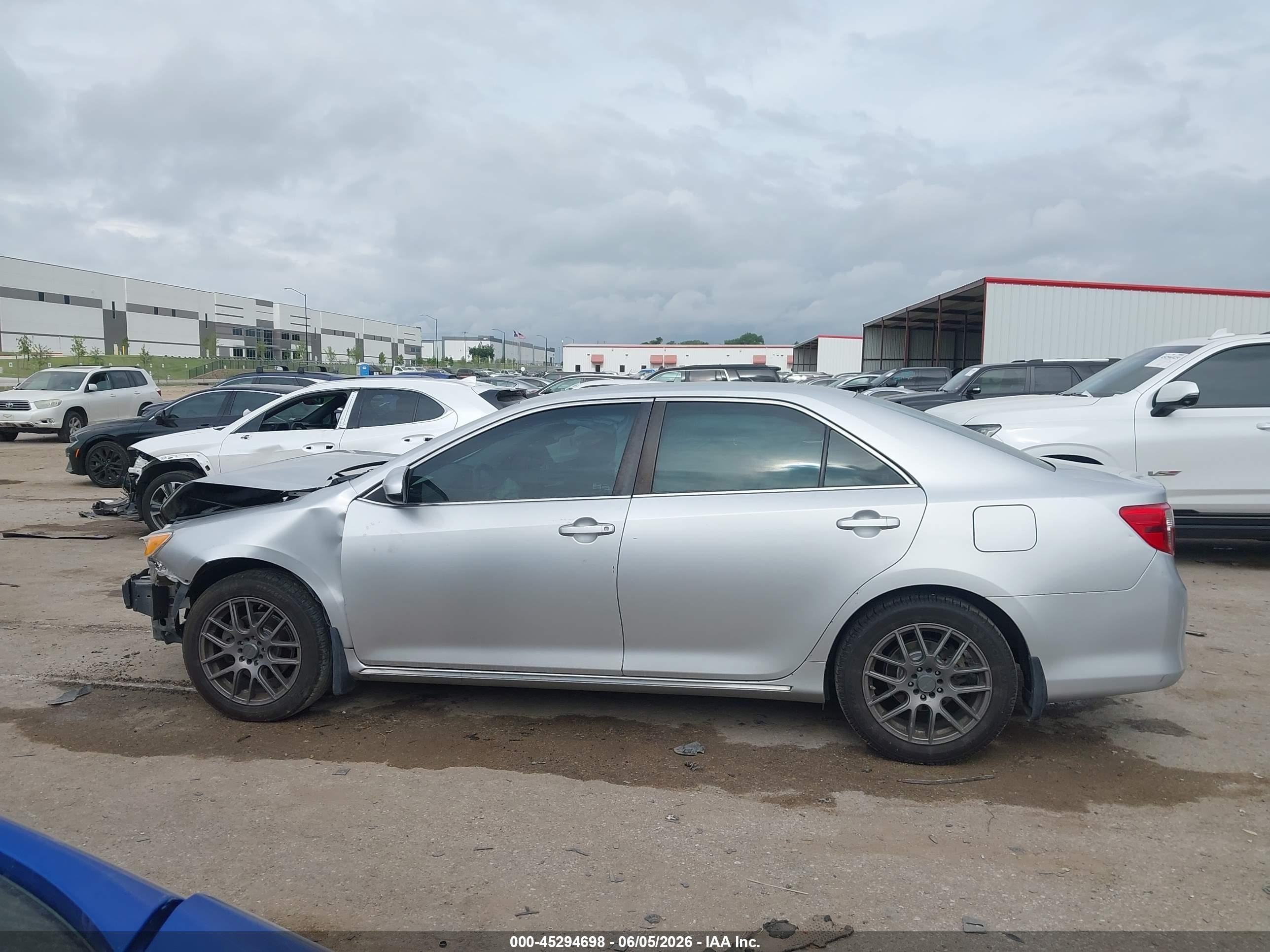 2014 Toyota Camry Le Silver vin: 4T4BF1FK3ER443198