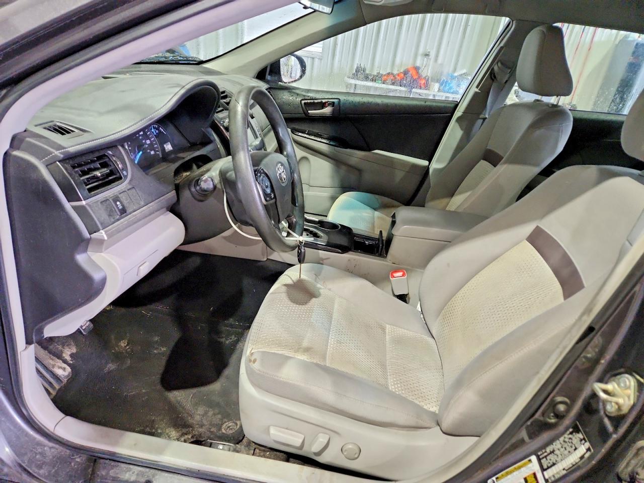 2014 Toyota Camry Le Gray vin: 4T4BF1FK3ER444108