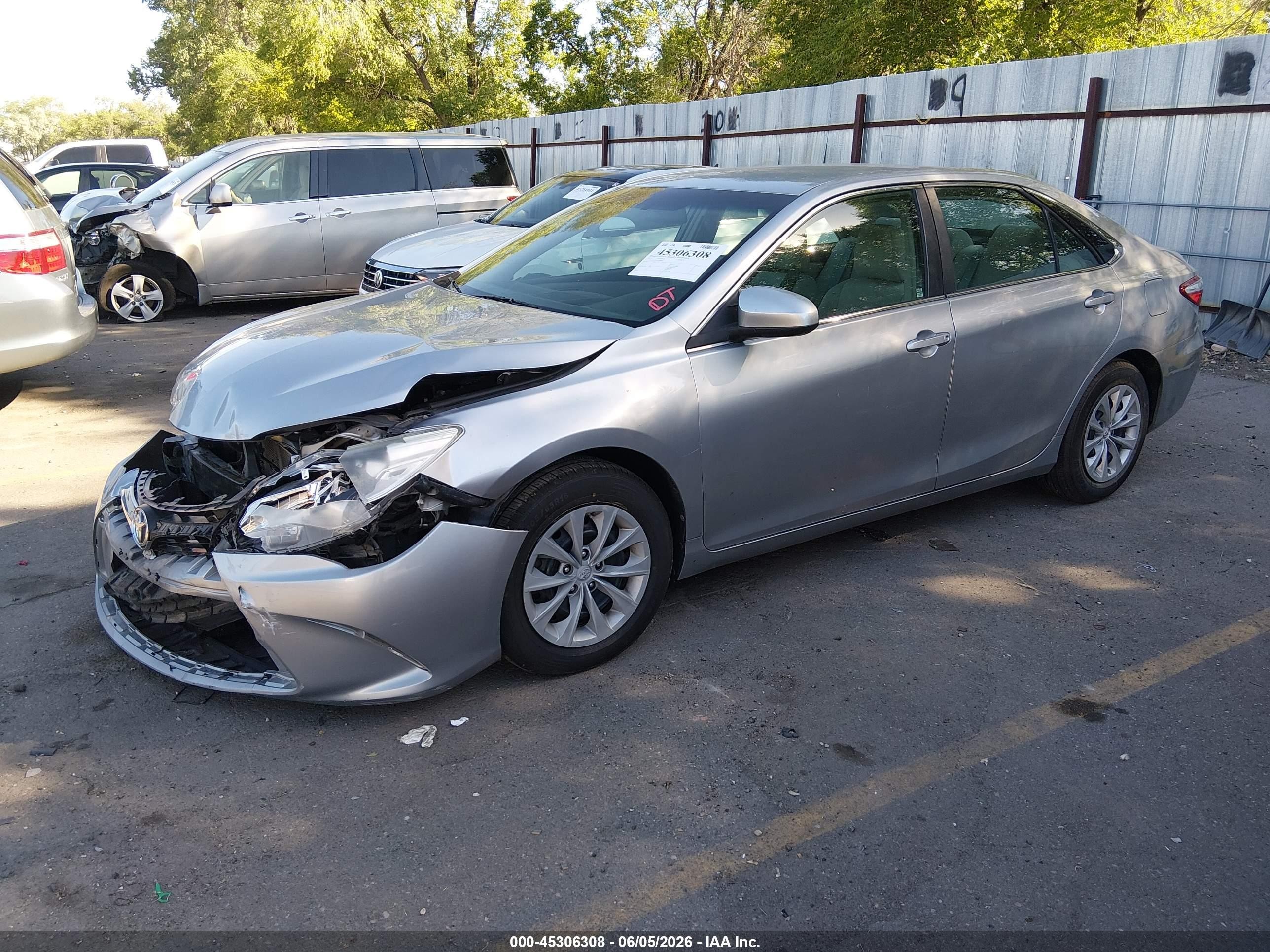 2015 Toyota Camry Le Silver vin: 4T4BF1FK3FR446829