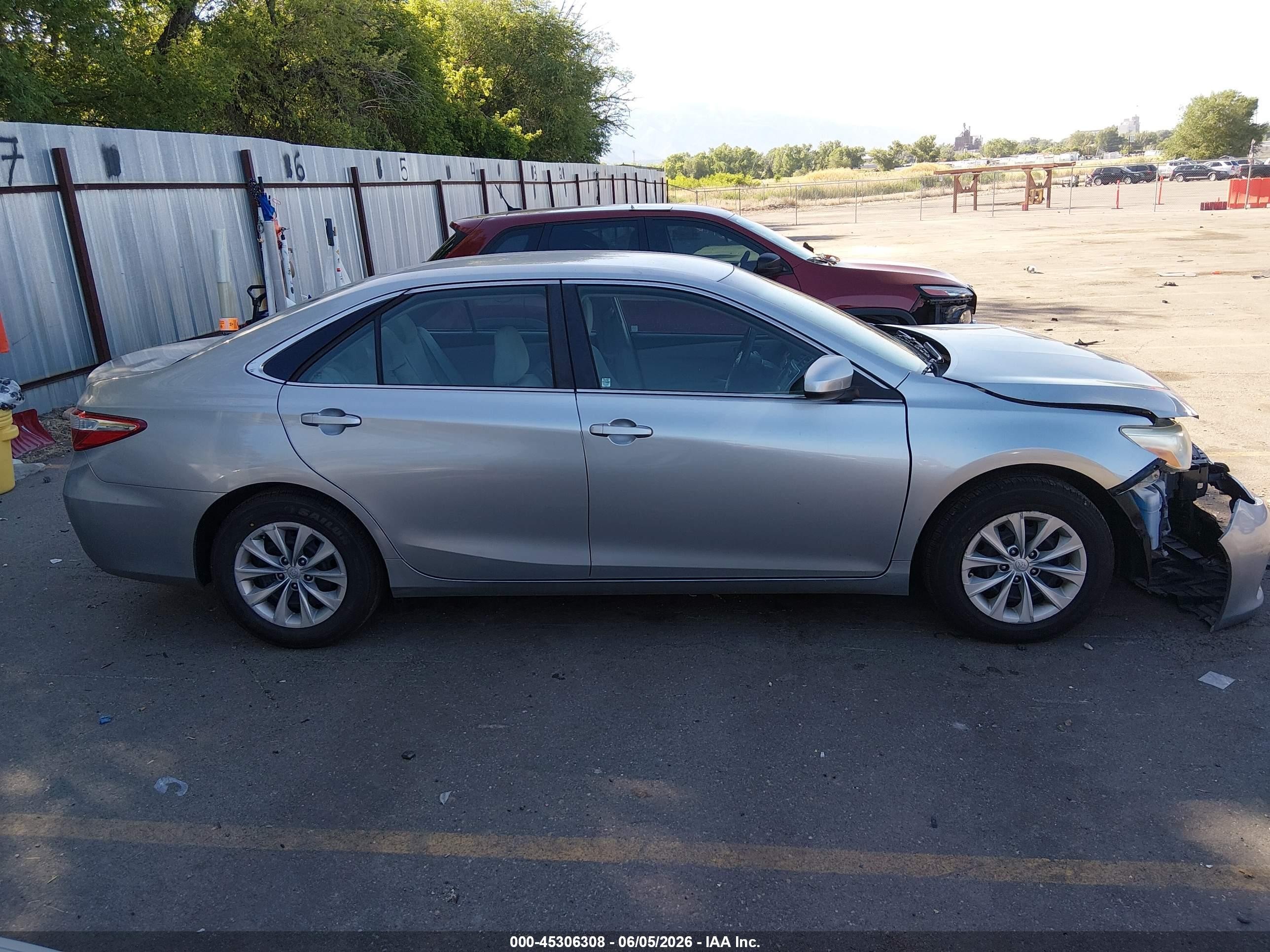 2015 Toyota Camry Le Silver vin: 4T4BF1FK3FR446829
