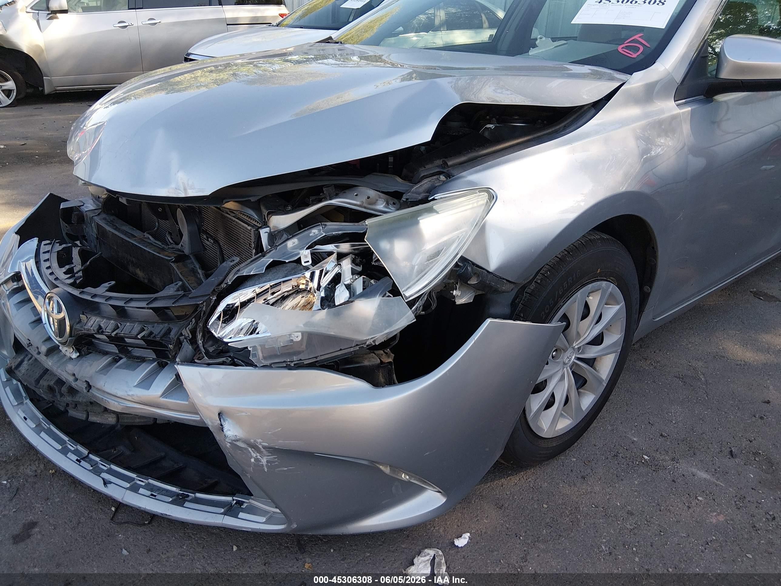 2015 Toyota Camry Le Silver vin: 4T4BF1FK3FR446829