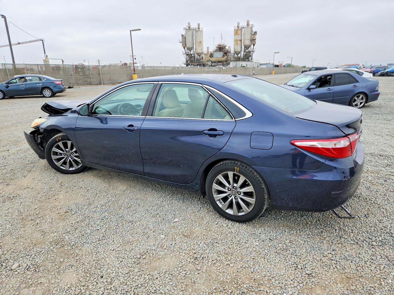 2015 Toyota Camry Xle Blue vin: 4T4BF1FK3FR458169