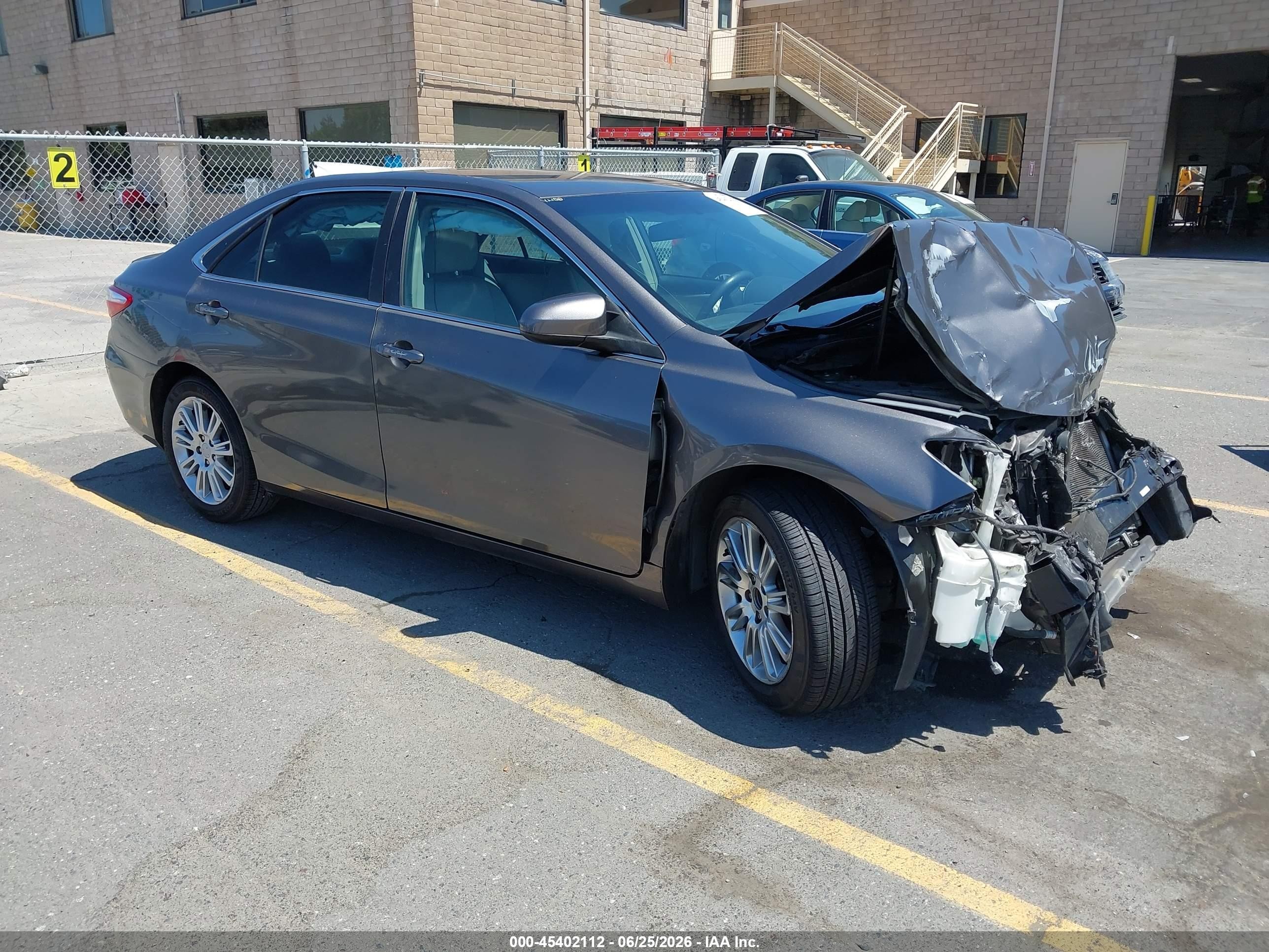 2015 Toyota Camry Le Gray vin: 4T4BF1FK3FR458463