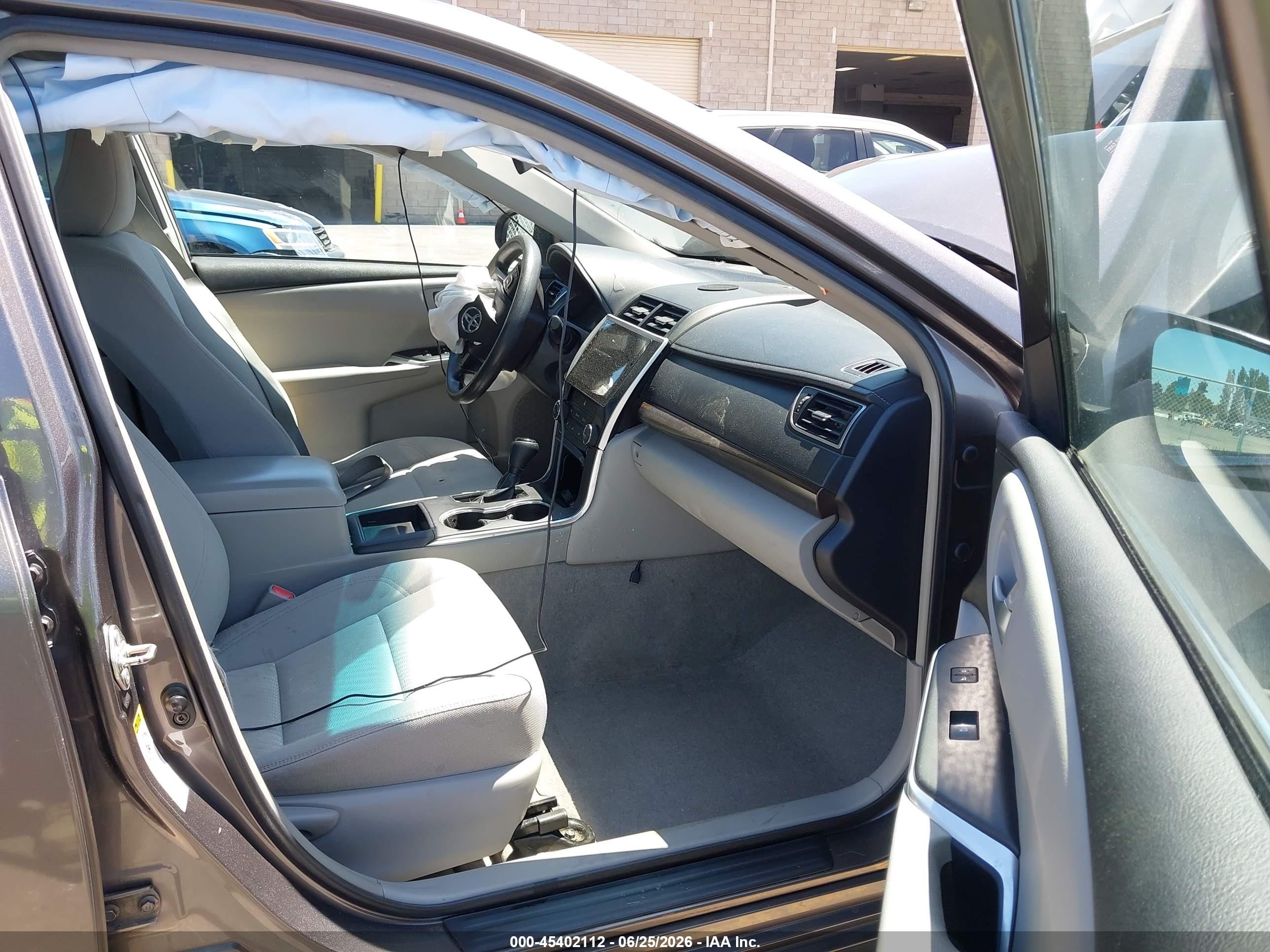 2015 Toyota Camry Le Gray vin: 4T4BF1FK3FR458463