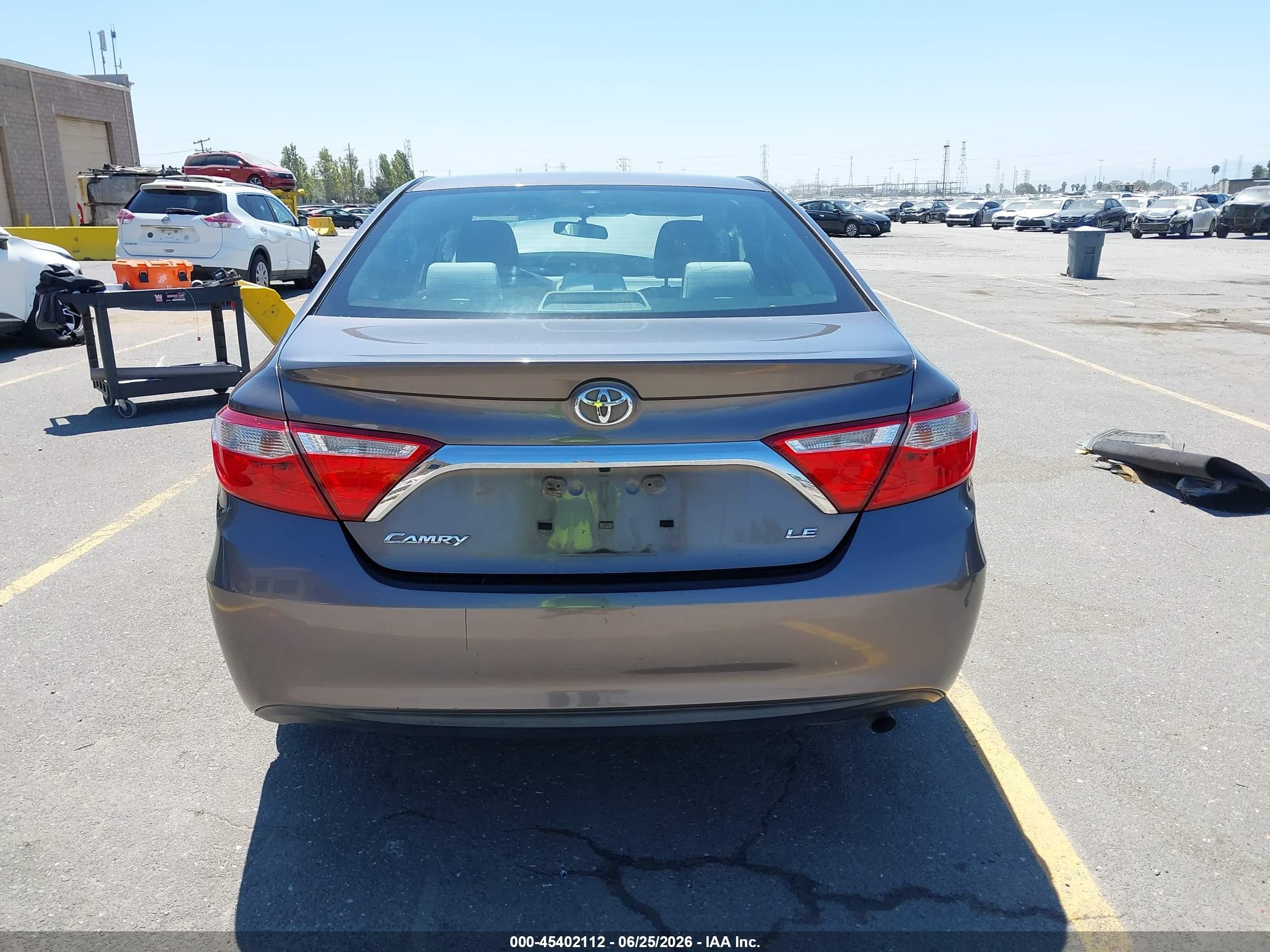2015 Toyota Camry Le Gray vin: 4T4BF1FK3FR458463