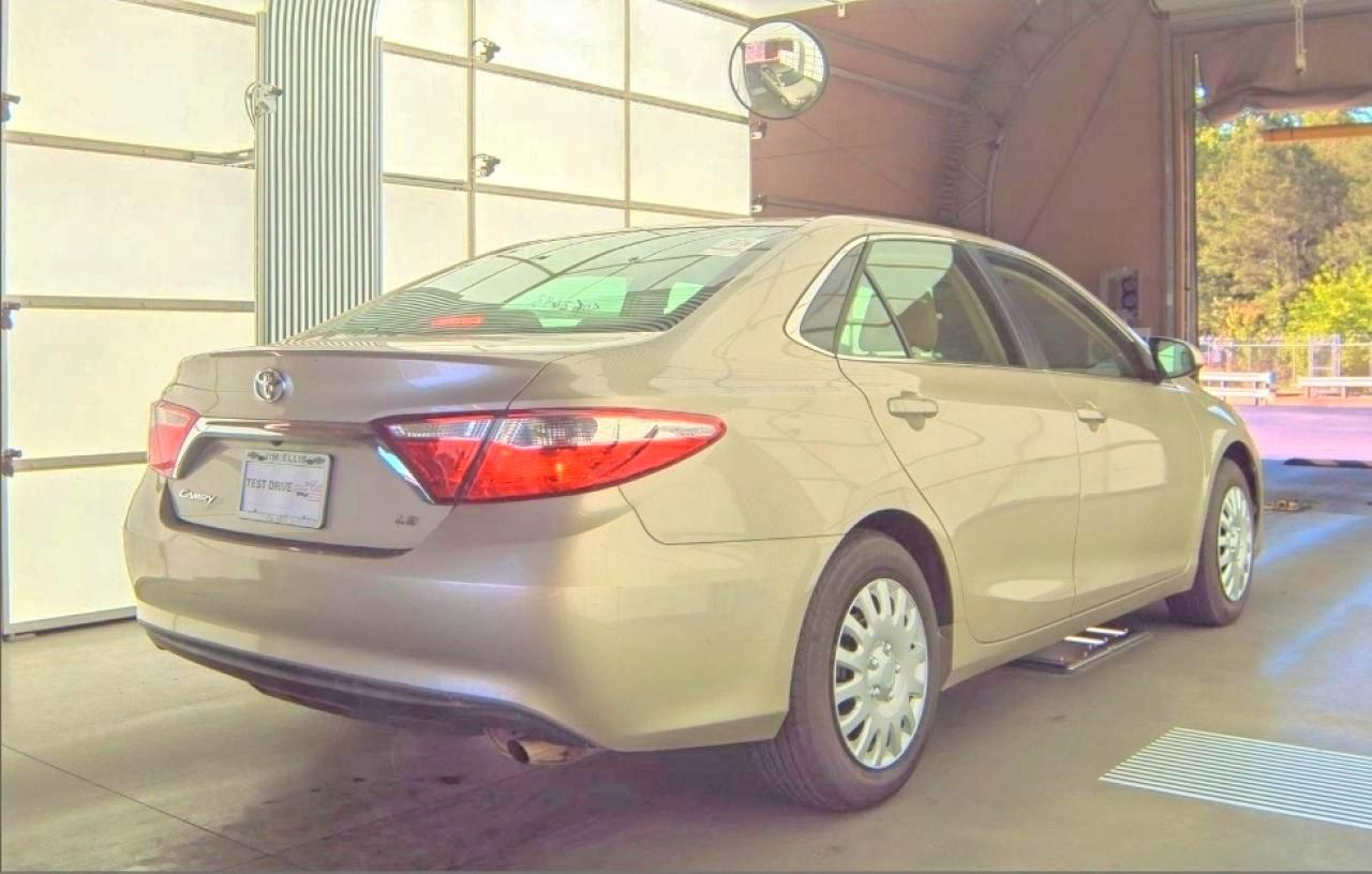 2015 Toyota Camry Le Gold vin: 4T4BF1FK3FR460102