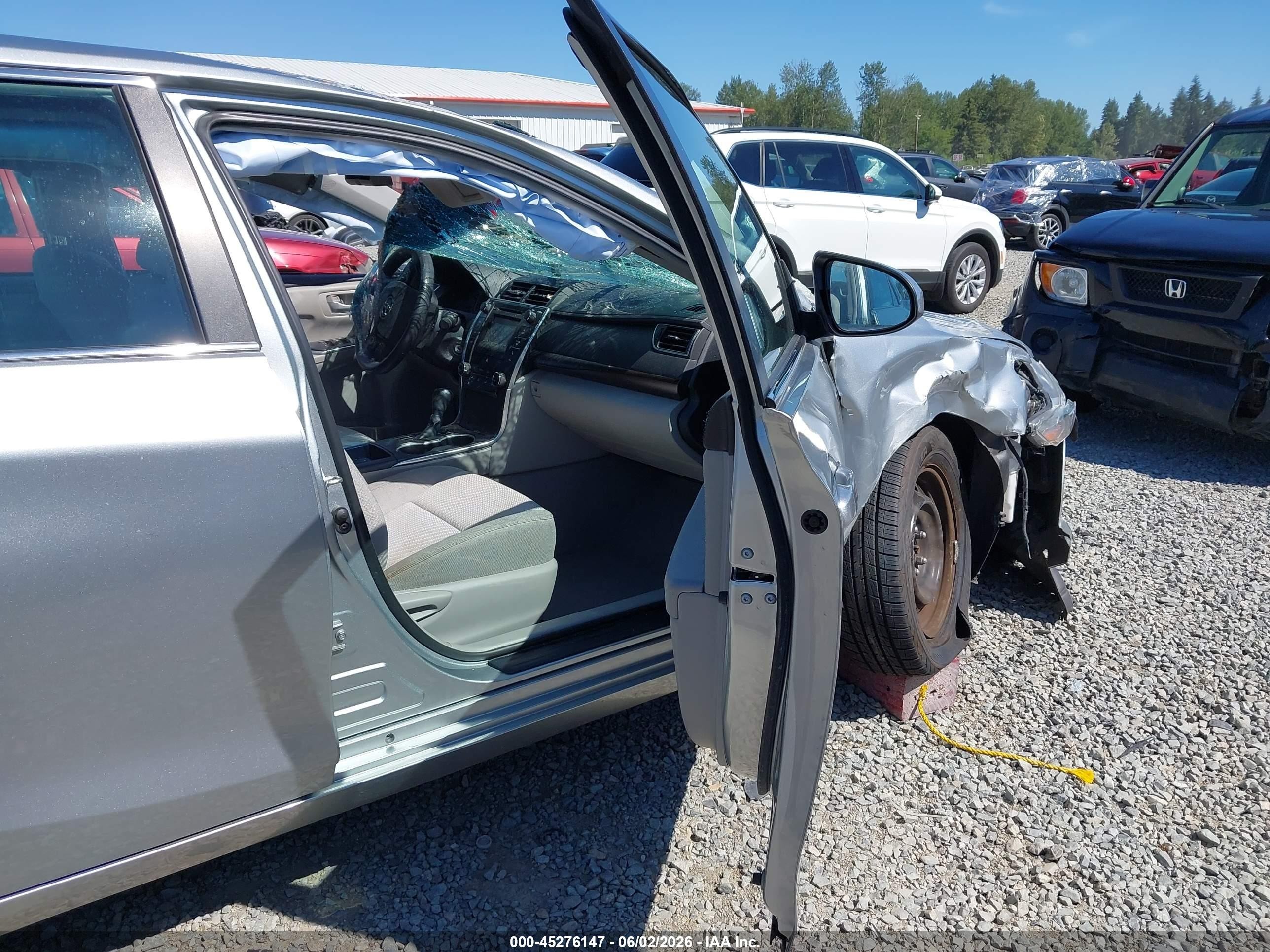 2015 Toyota Camry Le Silver vin: 4T4BF1FK3FR473903