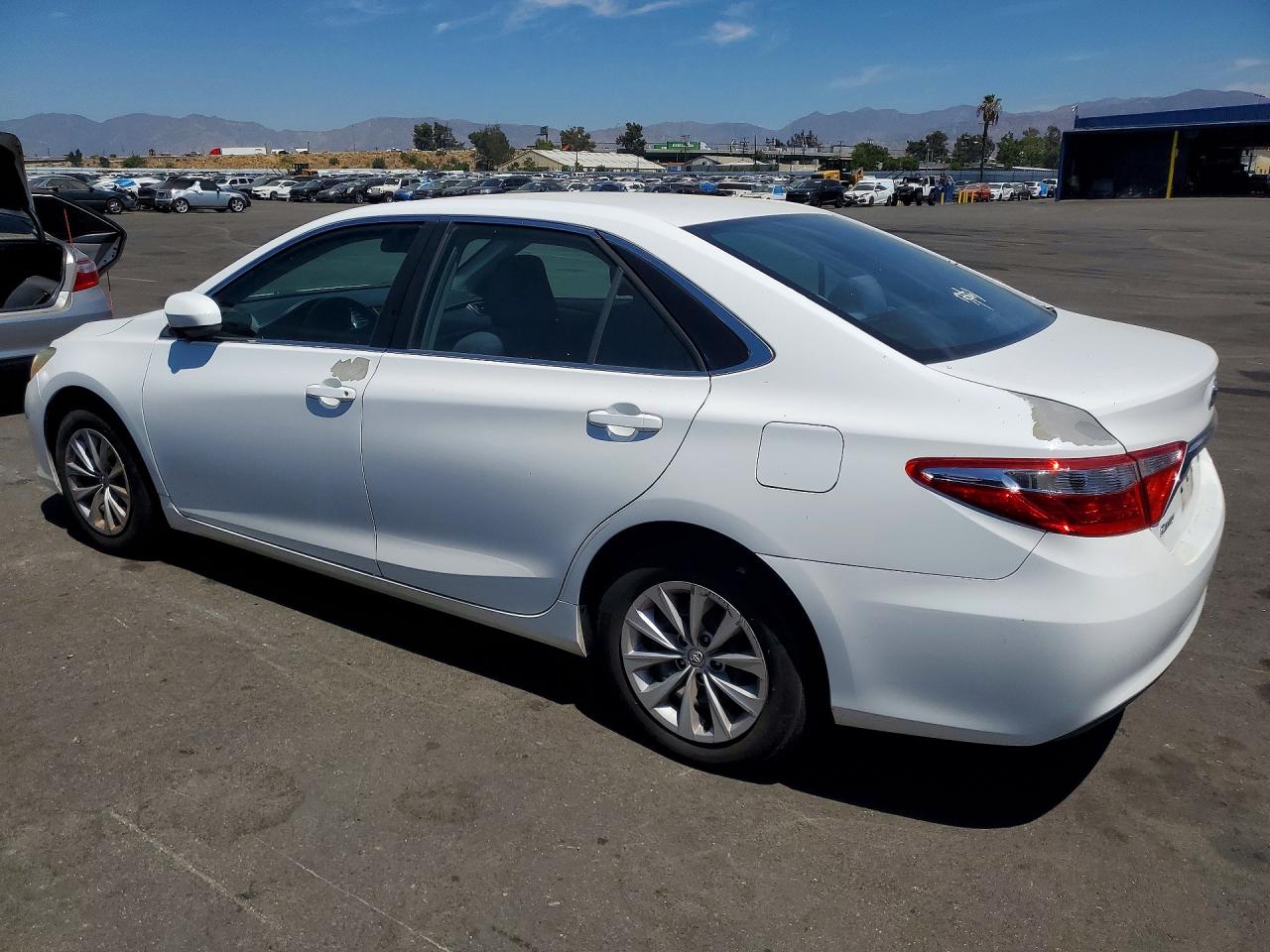 2015 Toyota Camry Le White vin: 4T4BF1FK3FR486781