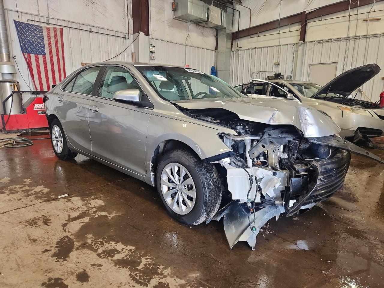2015 Toyota Camry Le Silver vin: 4T4BF1FK3FR491446