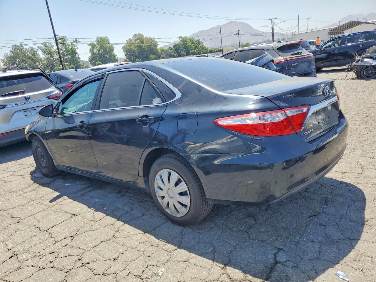 2015 Toyota Camry Le Синий vin: 4T4BF1FK3FR495710
