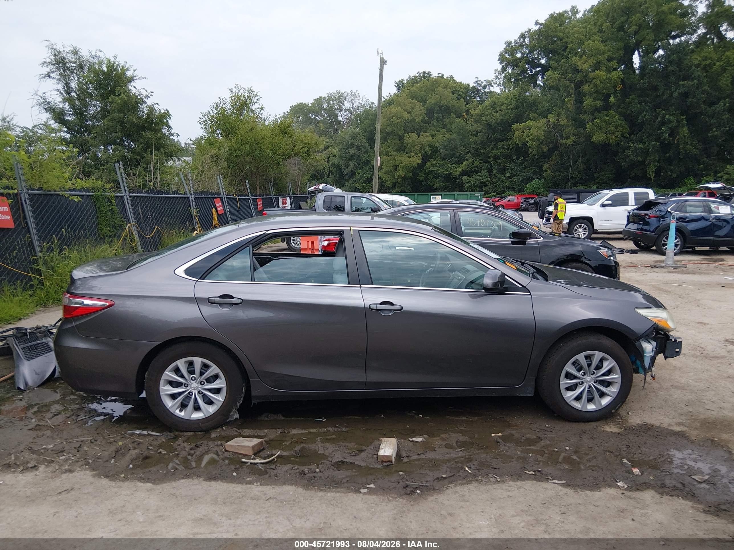 2015 Toyota Camry Le Gray vin: 4T4BF1FK3FR497361