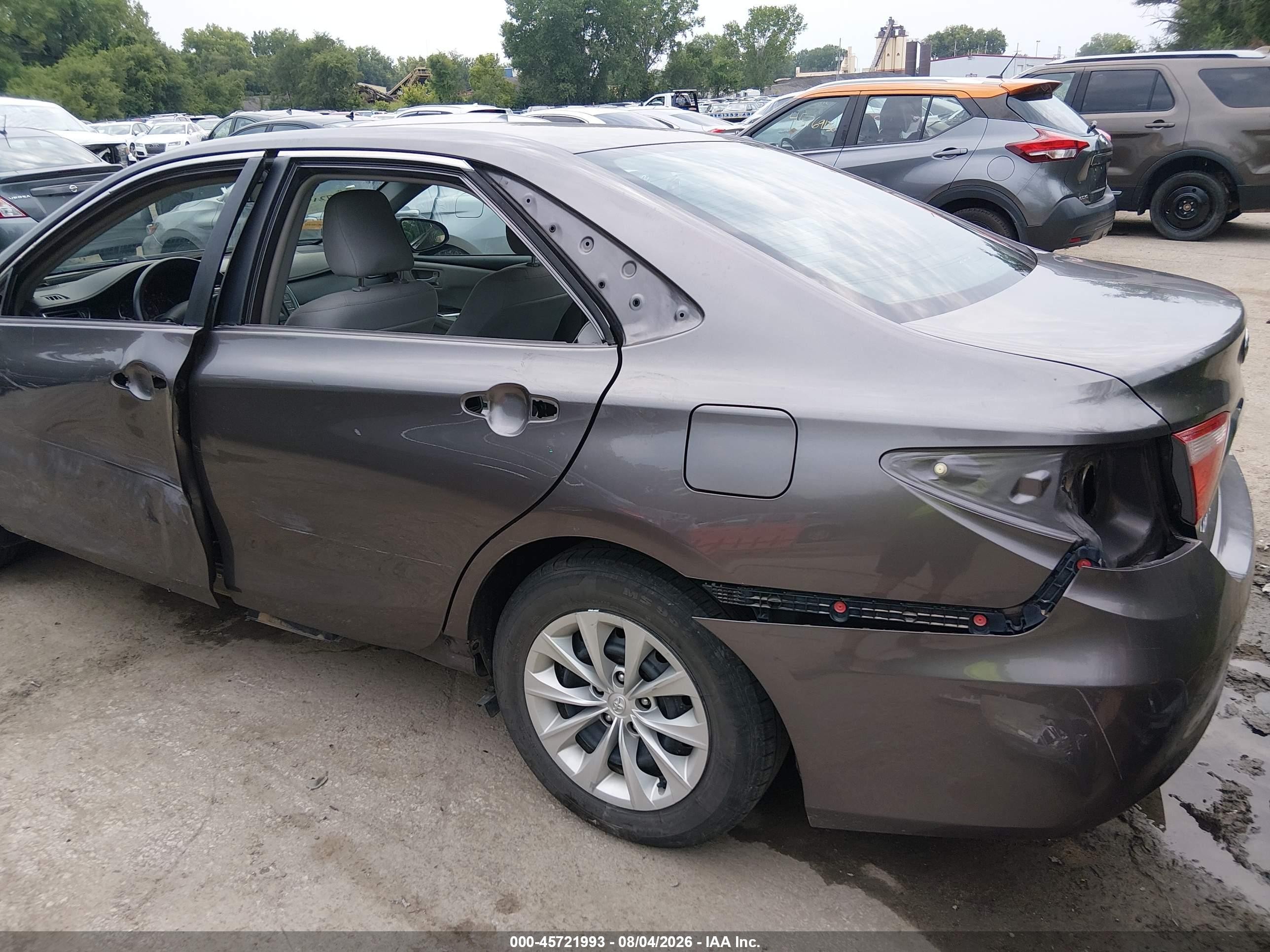 2015 Toyota Camry Le Gray vin: 4T4BF1FK3FR497361