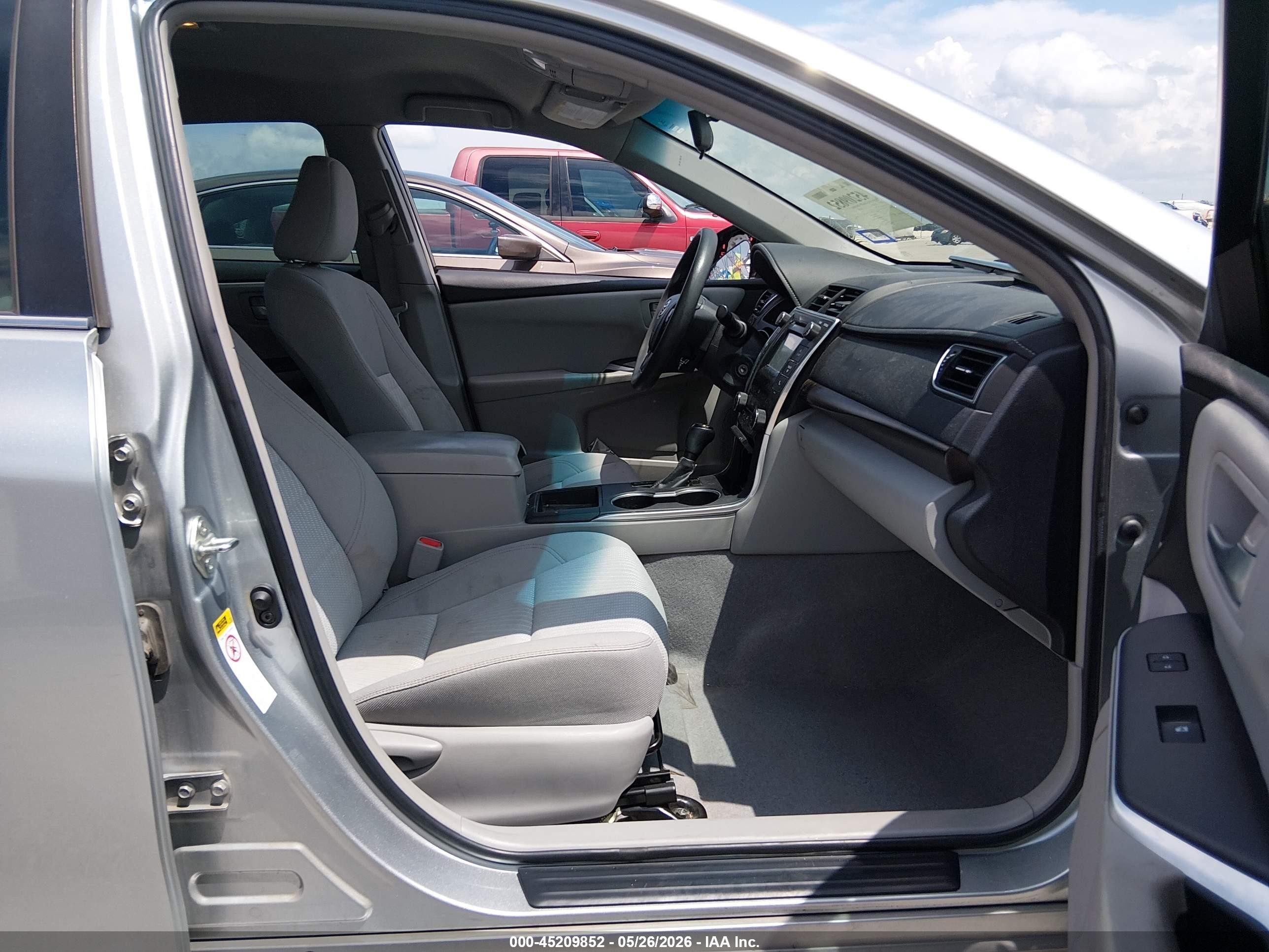 2015 Toyota Camry Le Silver vin: 4T4BF1FK3FR510111