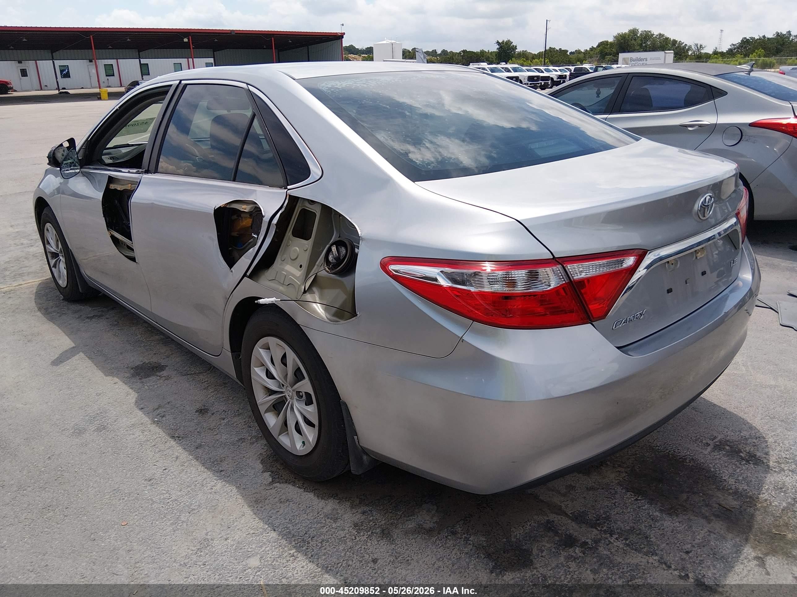 2015 Toyota Camry Le Silver vin: 4T4BF1FK3FR510111