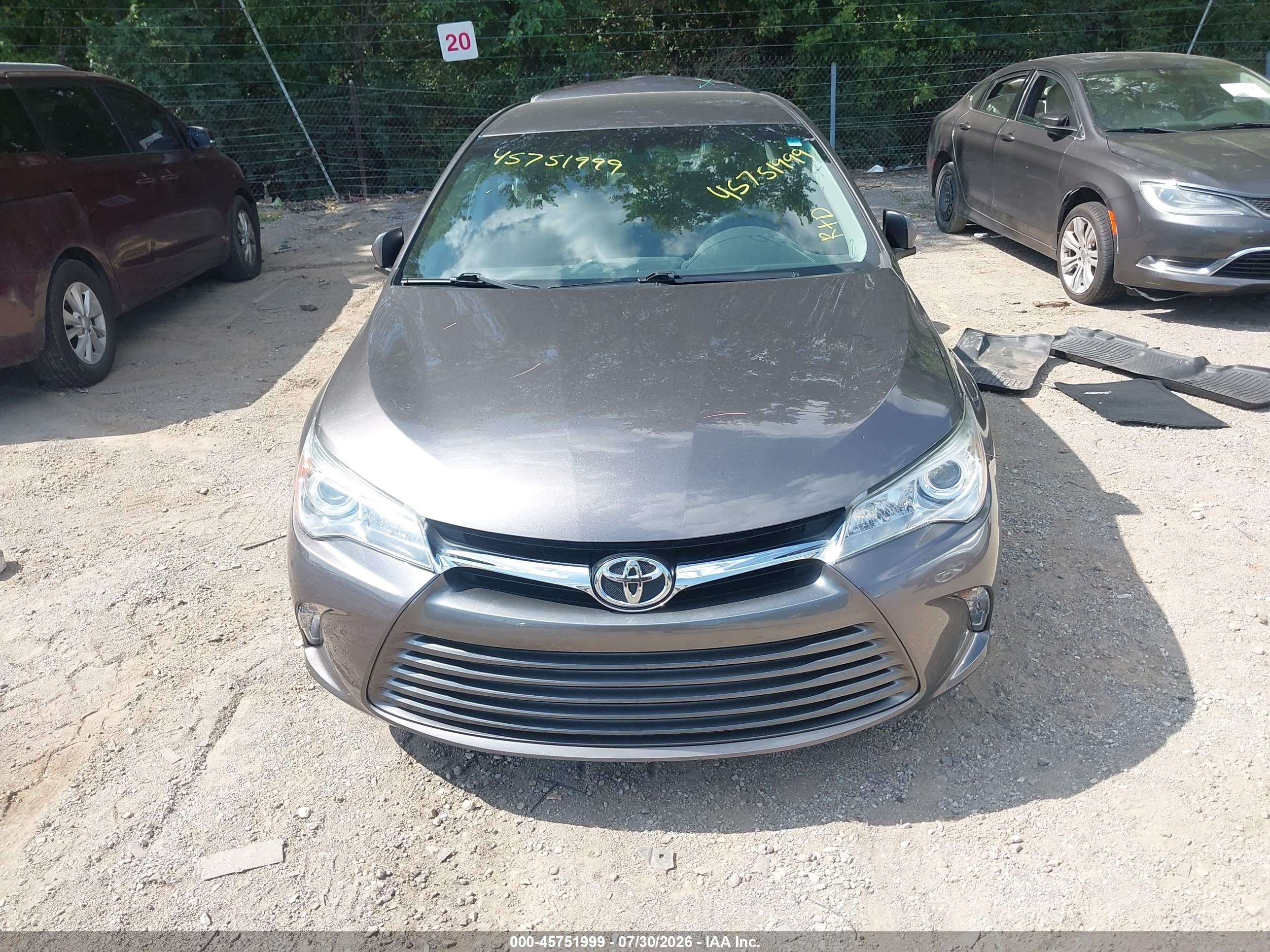 2015 Toyota Camry Xle Серый vin: 4T4BF1FK3FR512361