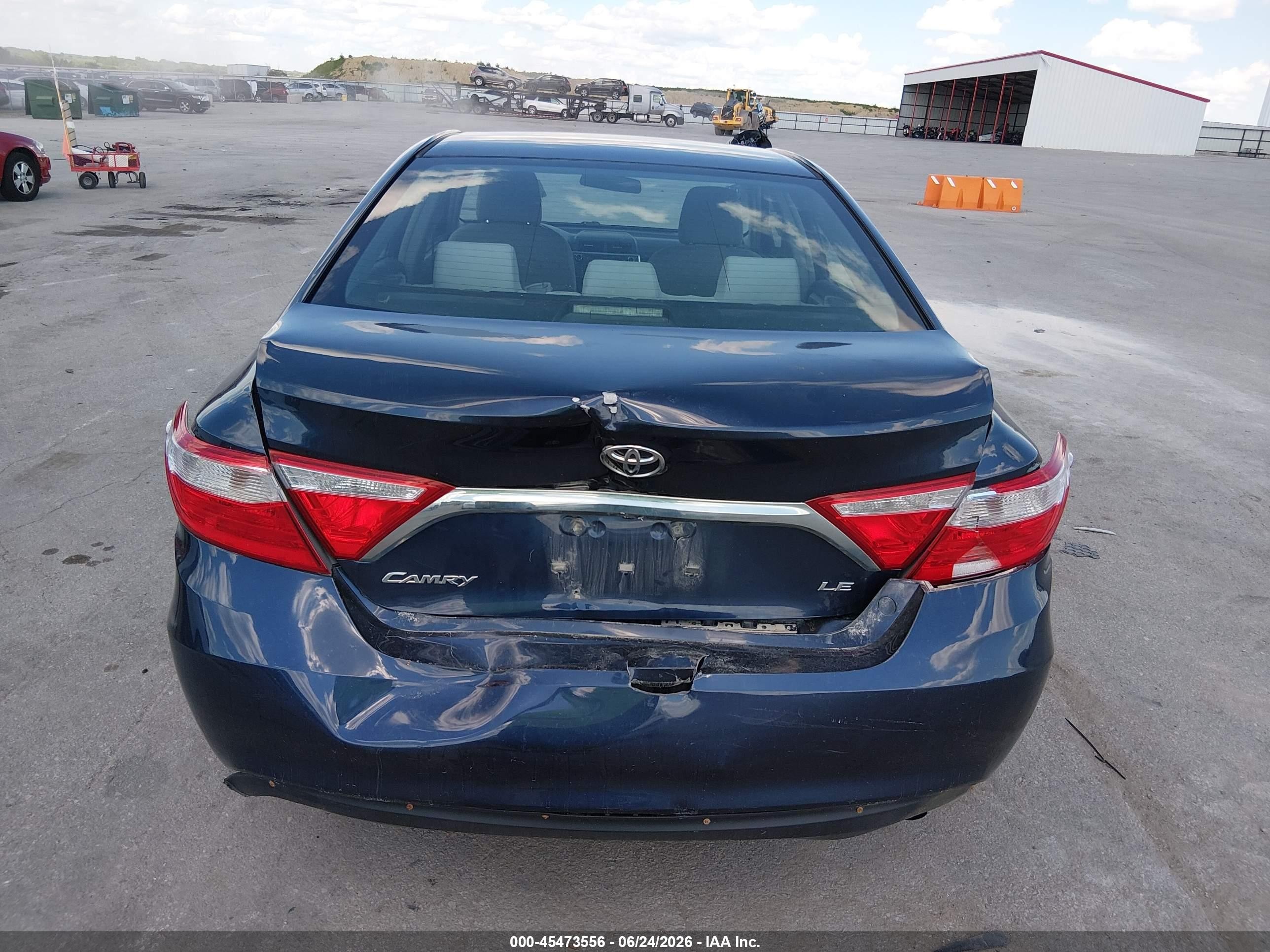 2015 Toyota Camry Le Blue vin: 4T4BF1FK3FR514868