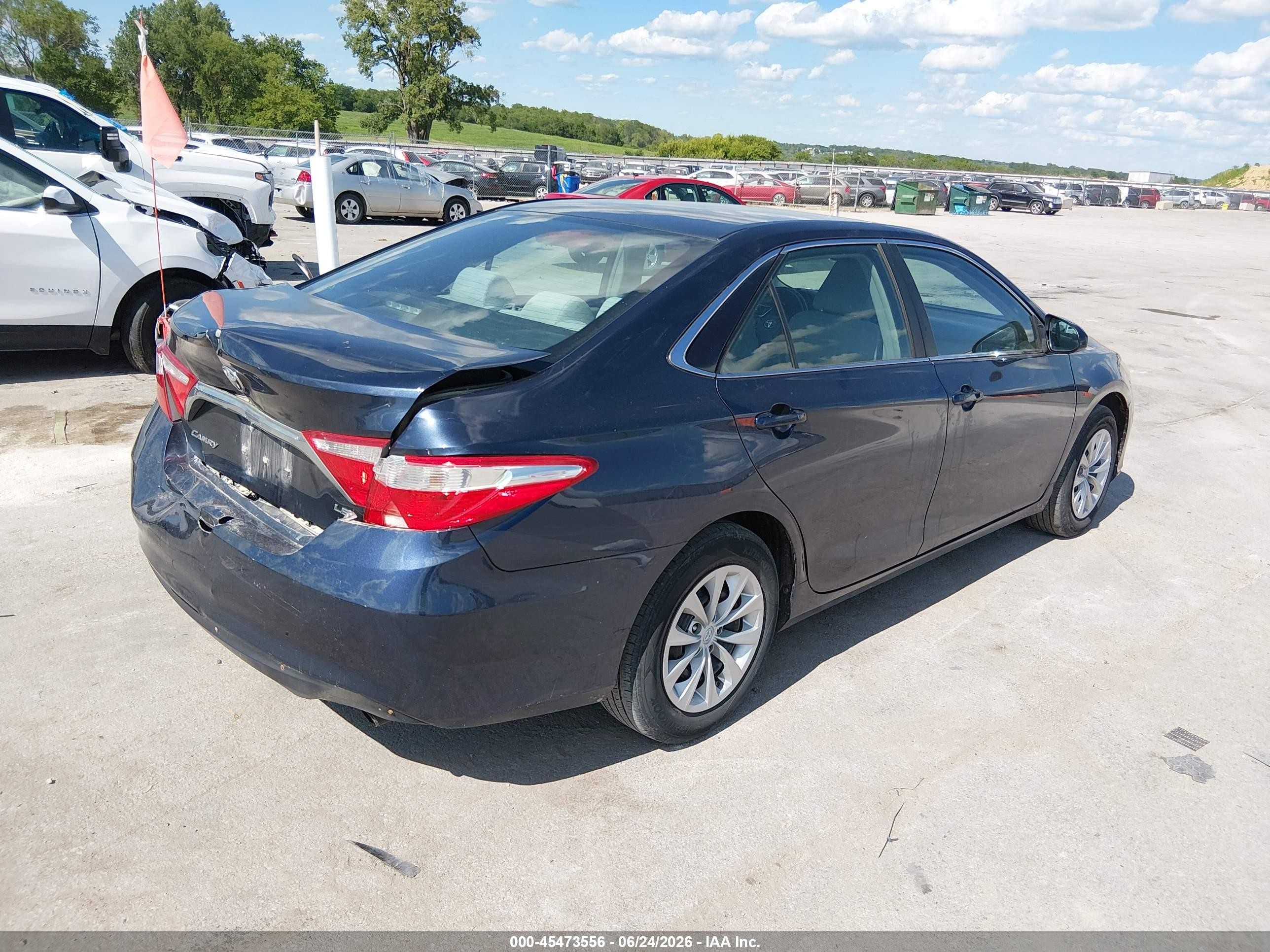 2015 Toyota Camry Le Blue vin: 4T4BF1FK3FR514868