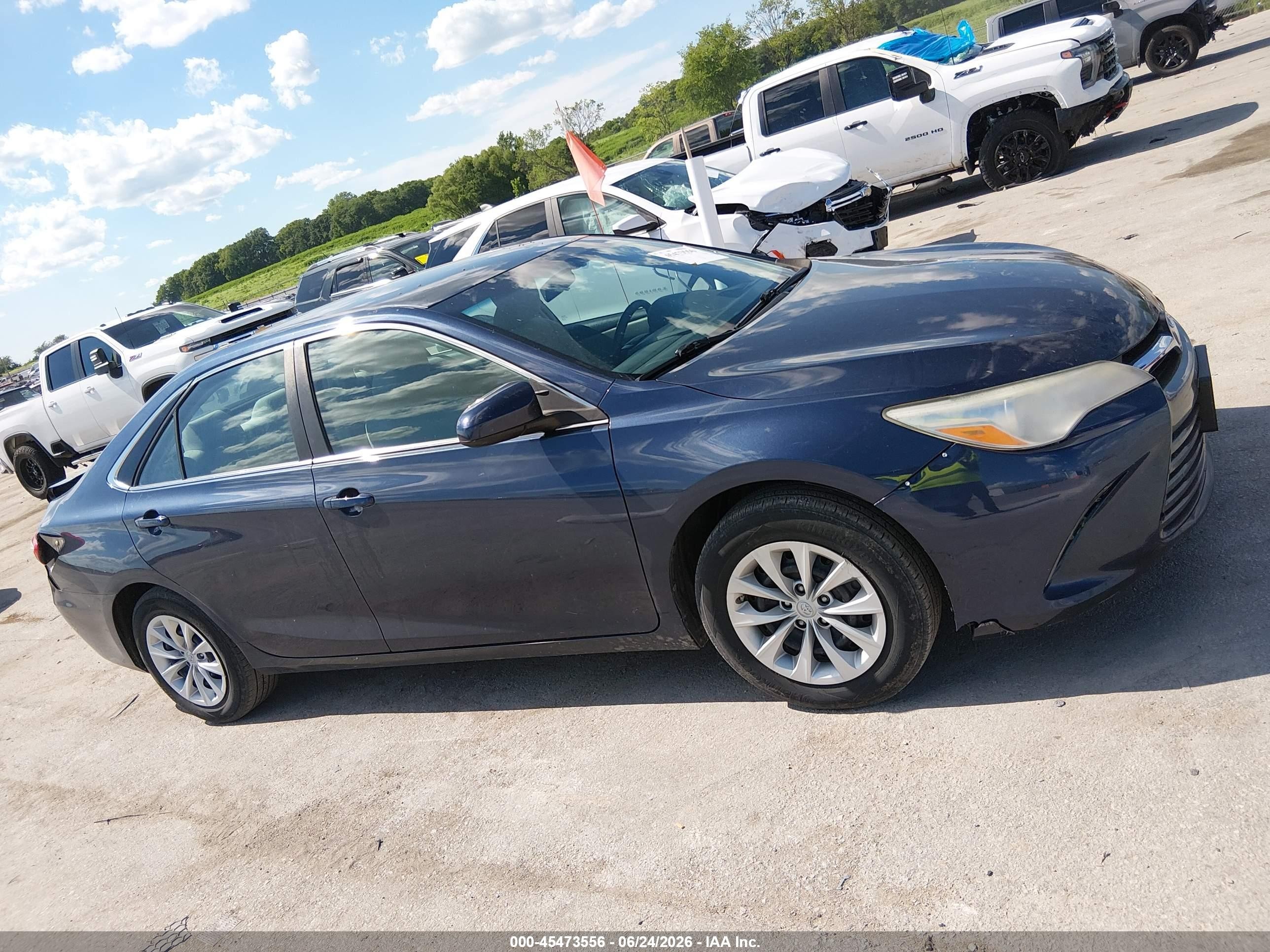 2015 Toyota Camry Le Blue vin: 4T4BF1FK3FR514868