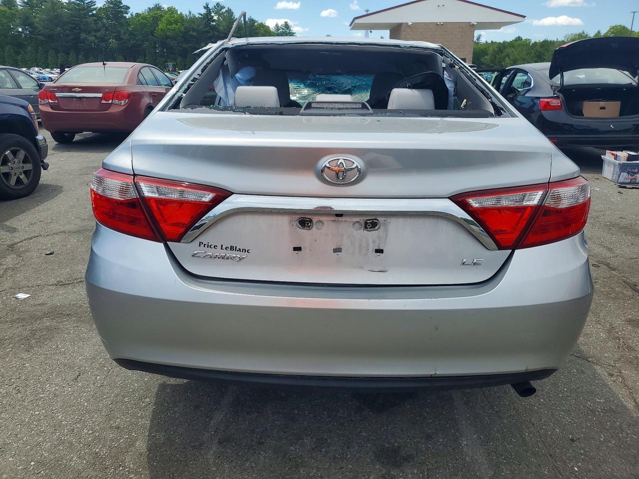 2015 Toyota Camry Le Silver vin: 4T4BF1FK3FR515549