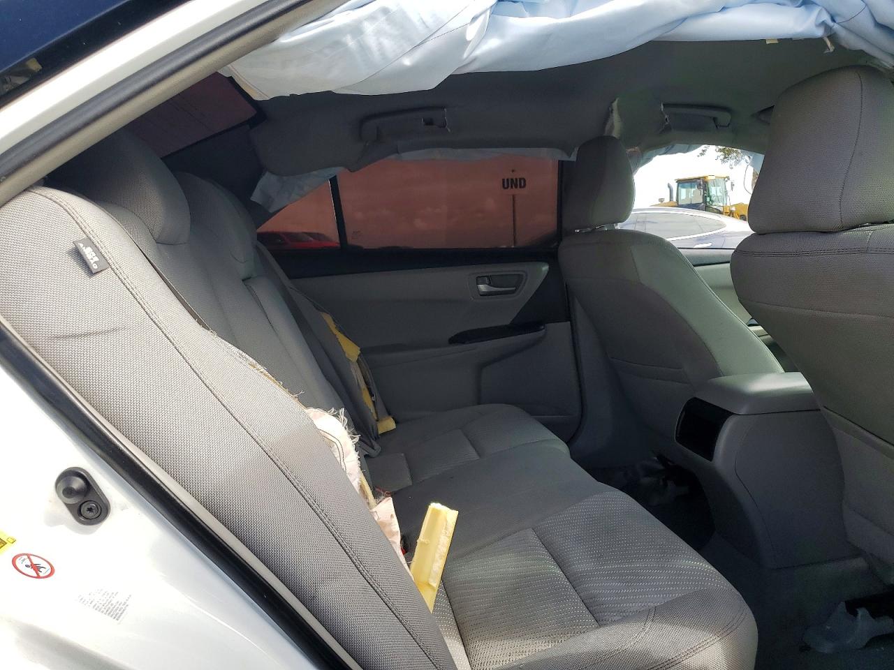 2016 Toyota Camry Le White vin: 4T4BF1FK3GR522633
