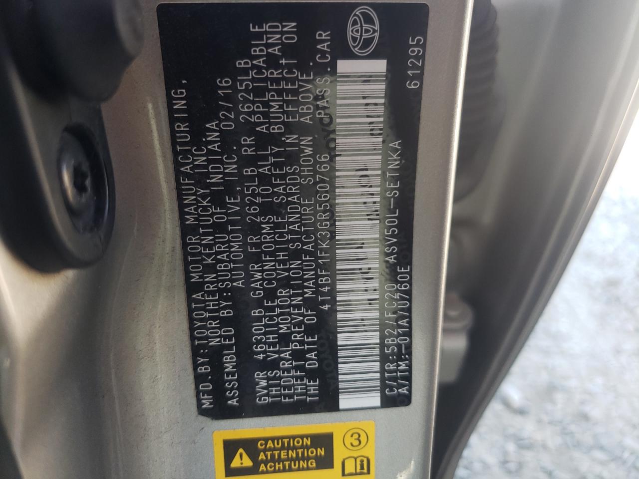 2016 Toyota Camry Le Gold vin: 4T4BF1FK3GR560766