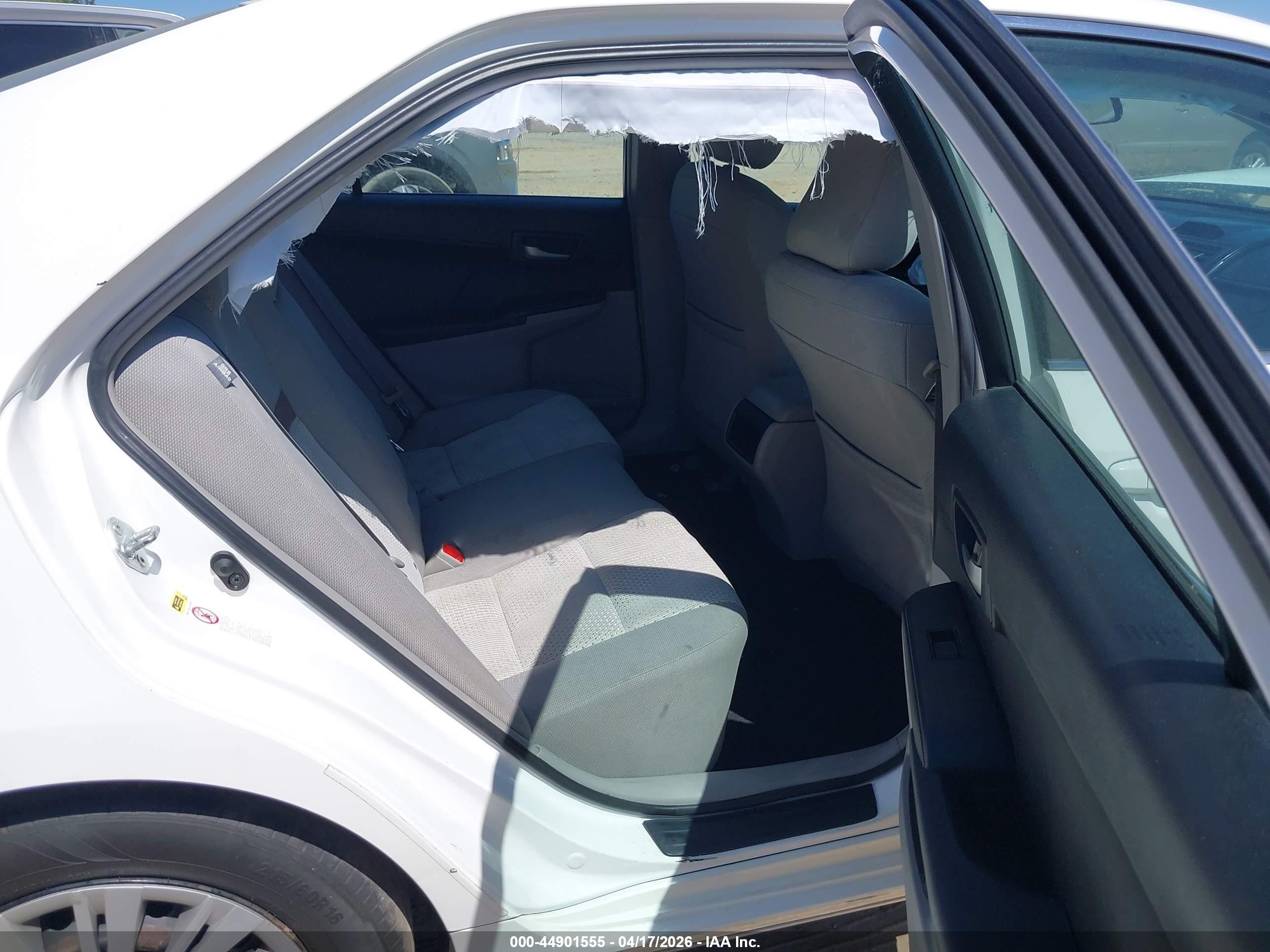 2012 Toyota Camry Le White vin: 4T4BF1FK4CR201064