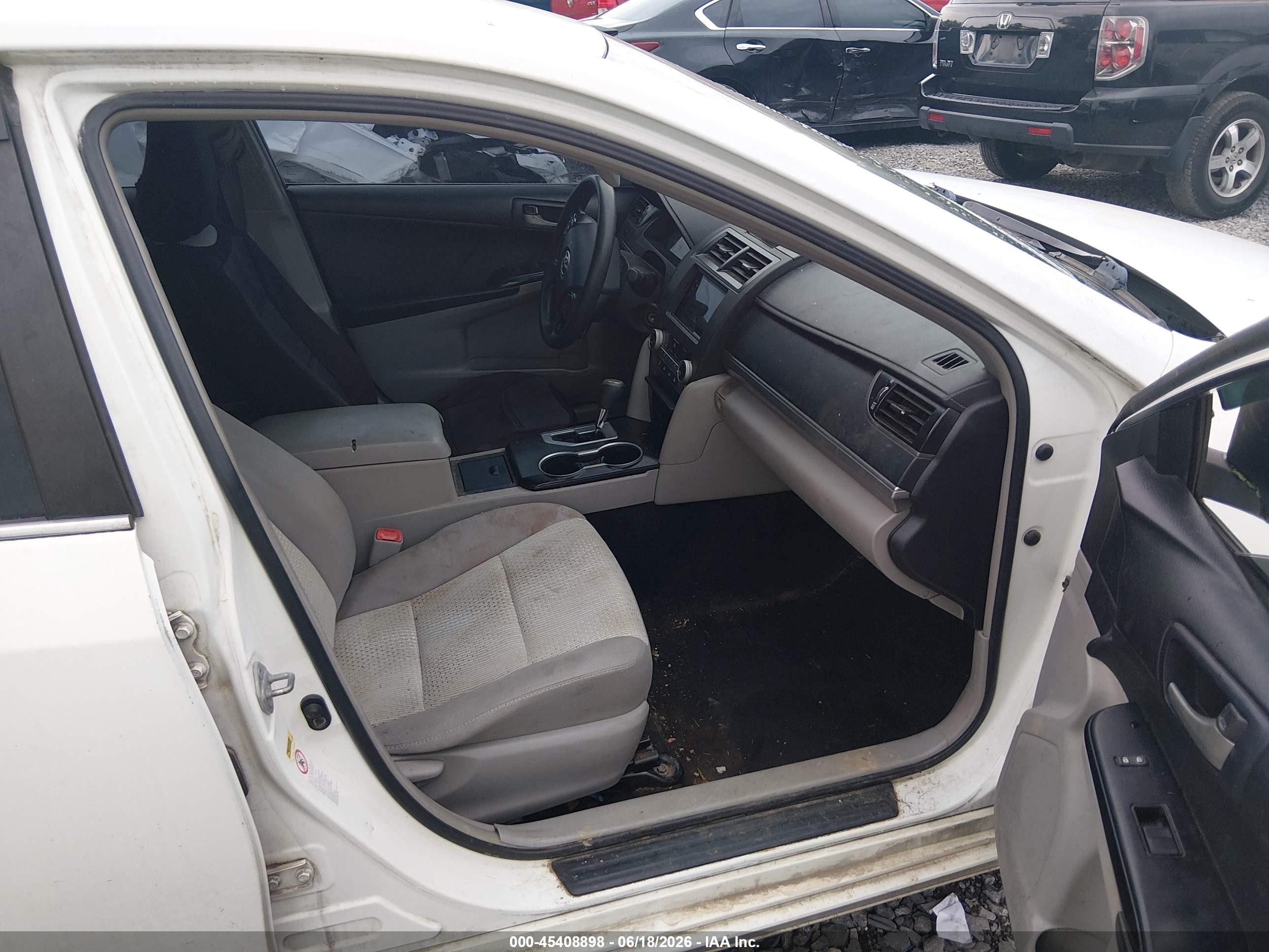 2012 Toyota Camry Le White vin: 4T4BF1FK4CR209116