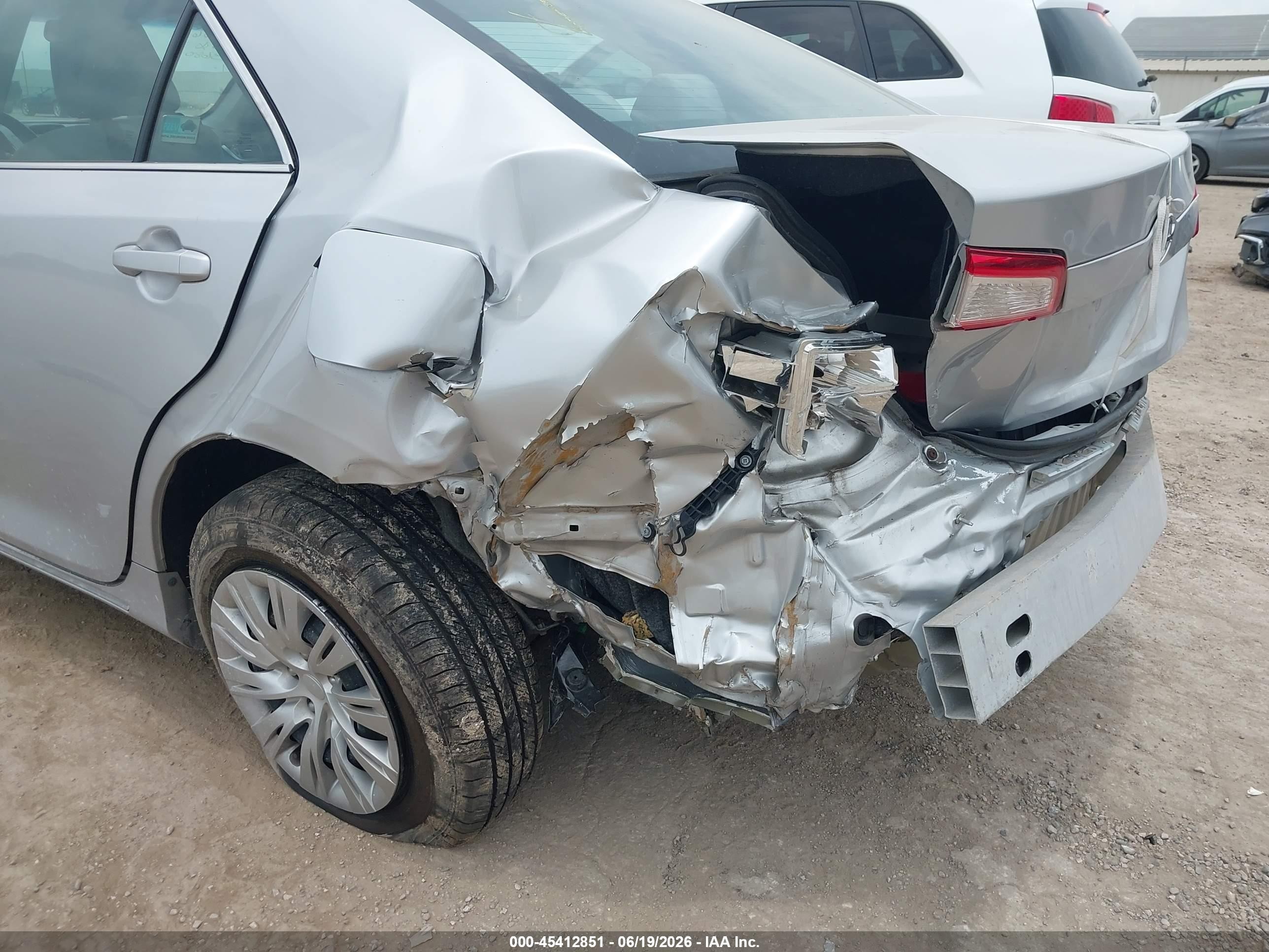 2012 Toyota Camry Le Silver vin: 4T4BF1FK4CR223680