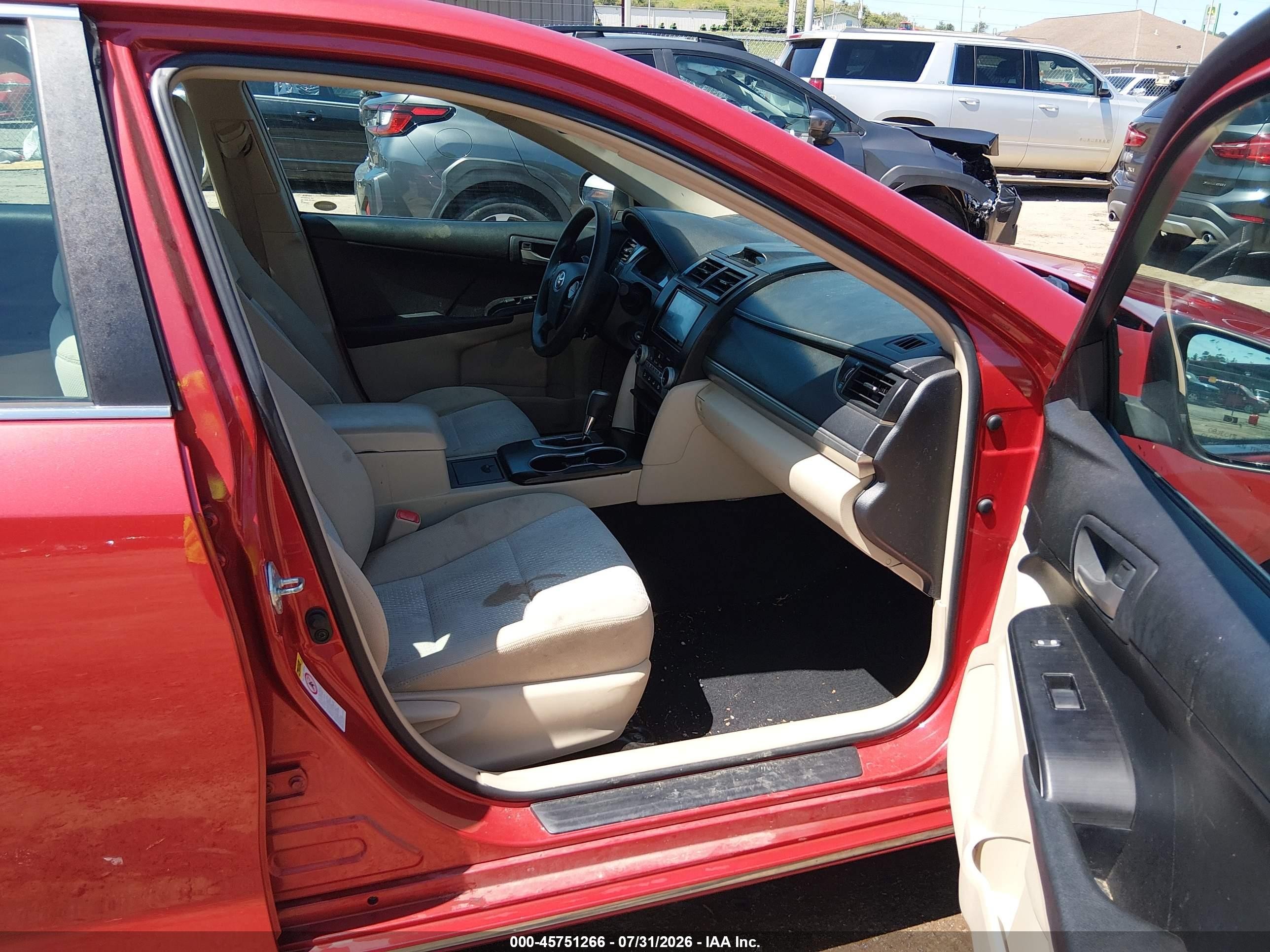2012 Toyota Camry Le Maroon vin: 4T4BF1FK4CR232735