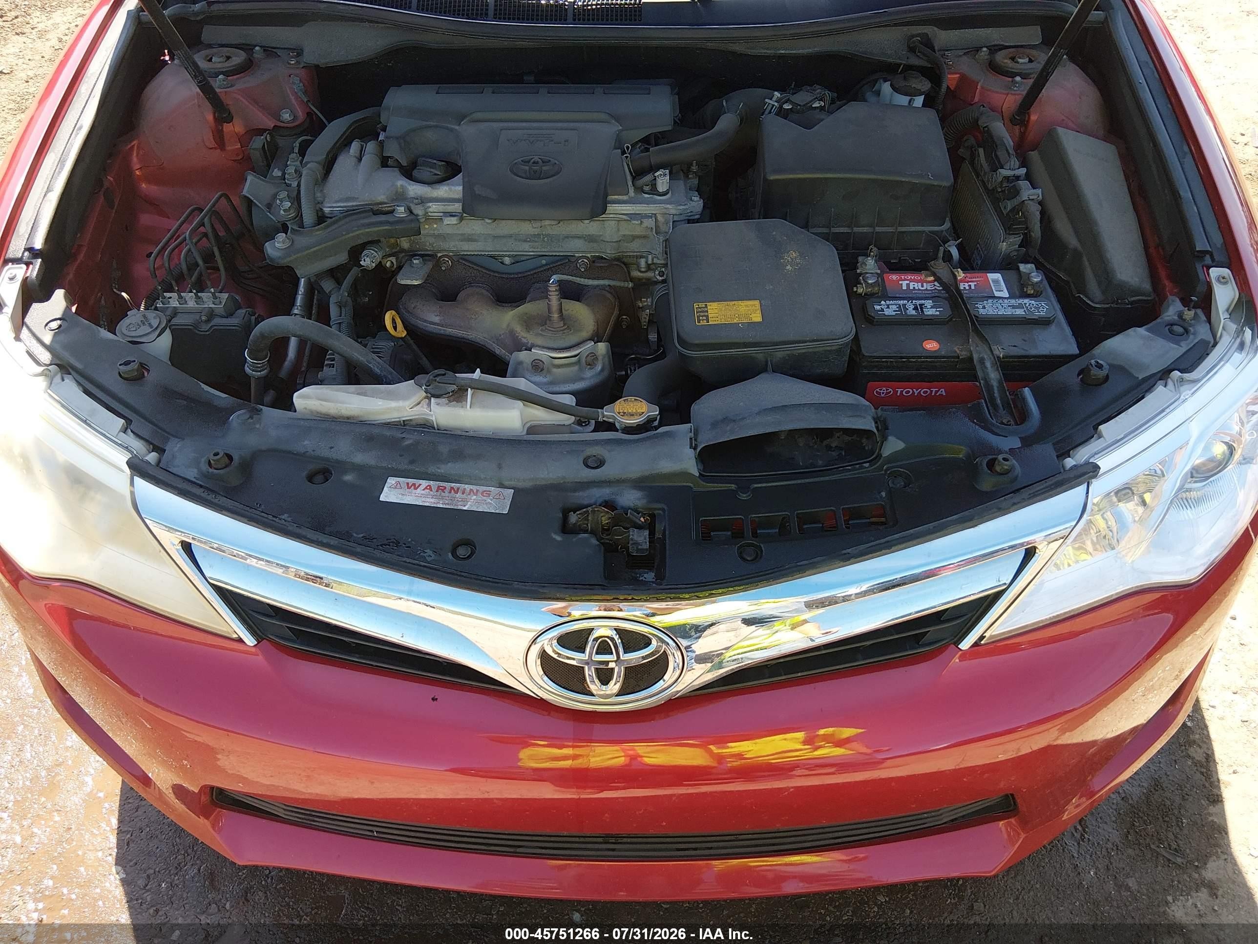 2012 Toyota Camry Le Maroon vin: 4T4BF1FK4CR232735