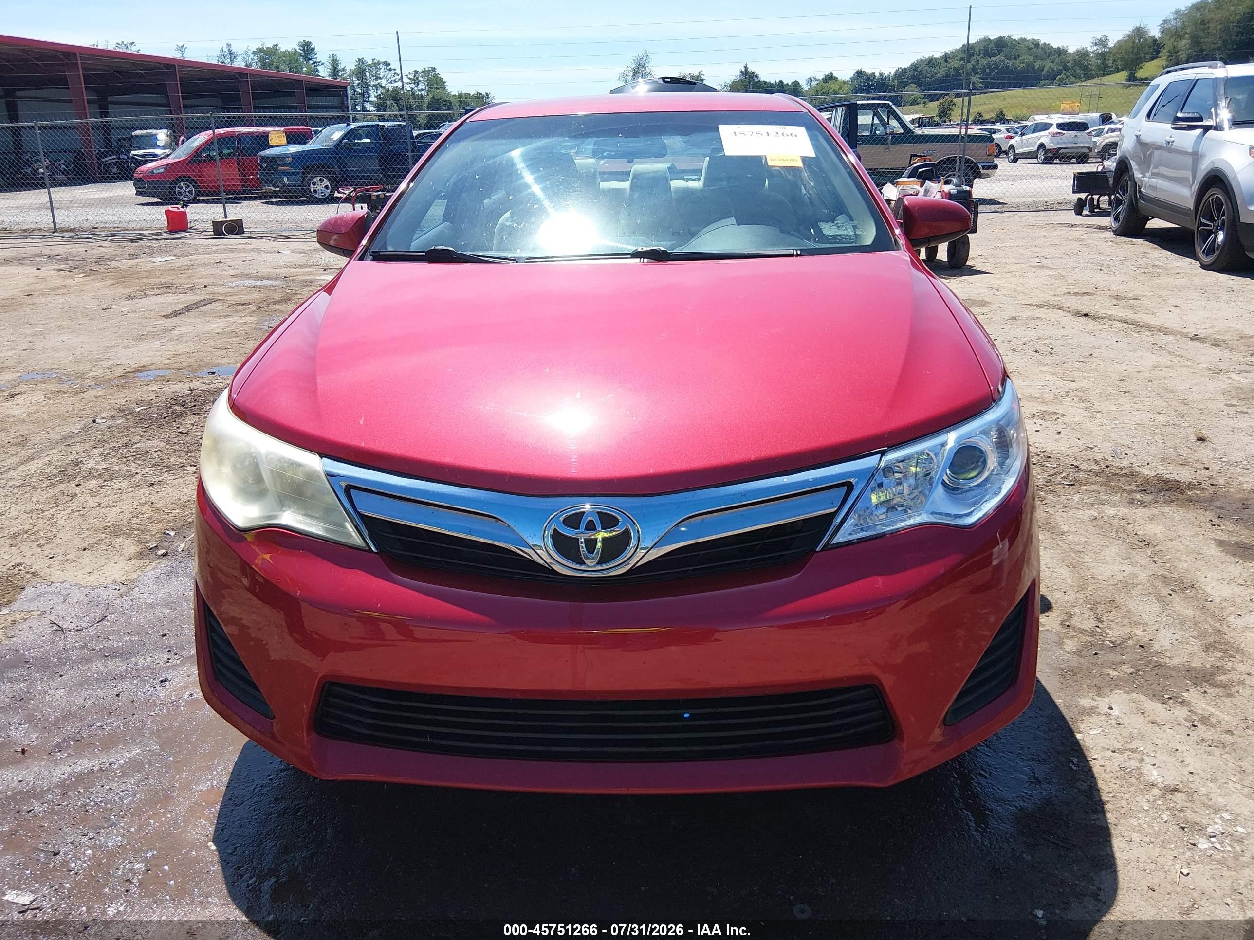 2012 Toyota Camry Le Maroon vin: 4T4BF1FK4CR232735