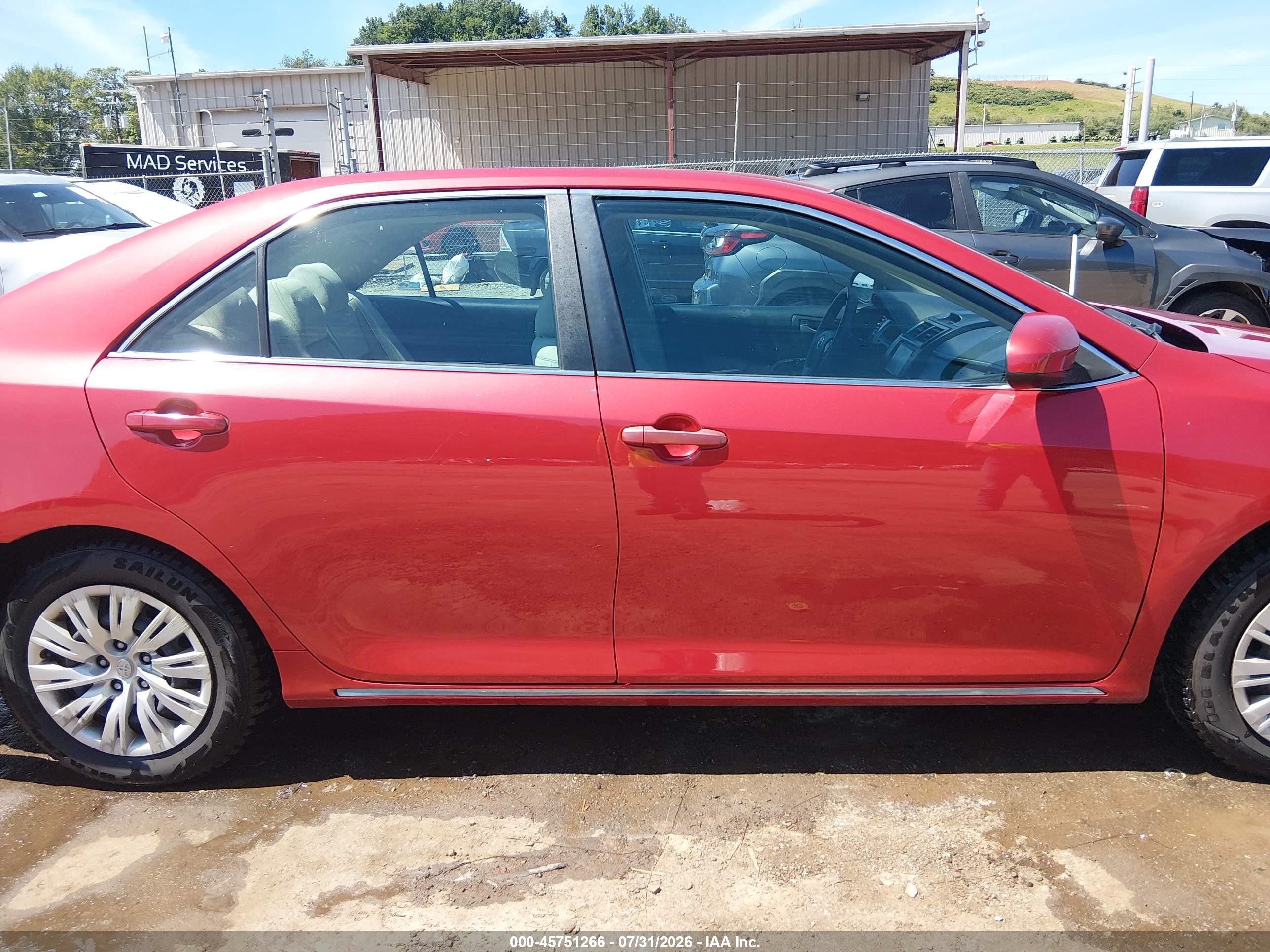 2012 Toyota Camry Le Maroon vin: 4T4BF1FK4CR232735