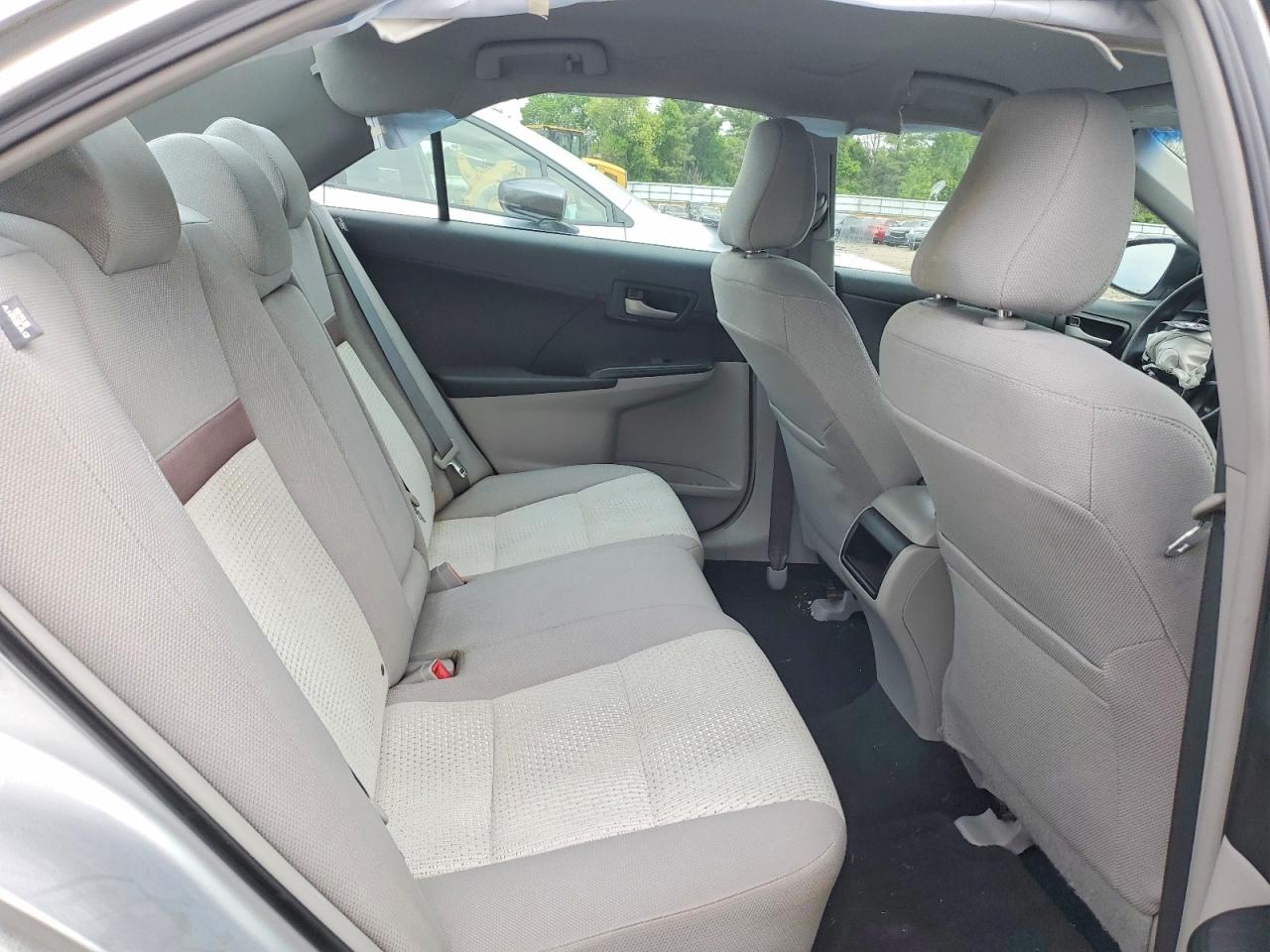 2012 Toyota Camry Le Серебряный vin: 4T4BF1FK4CR251561