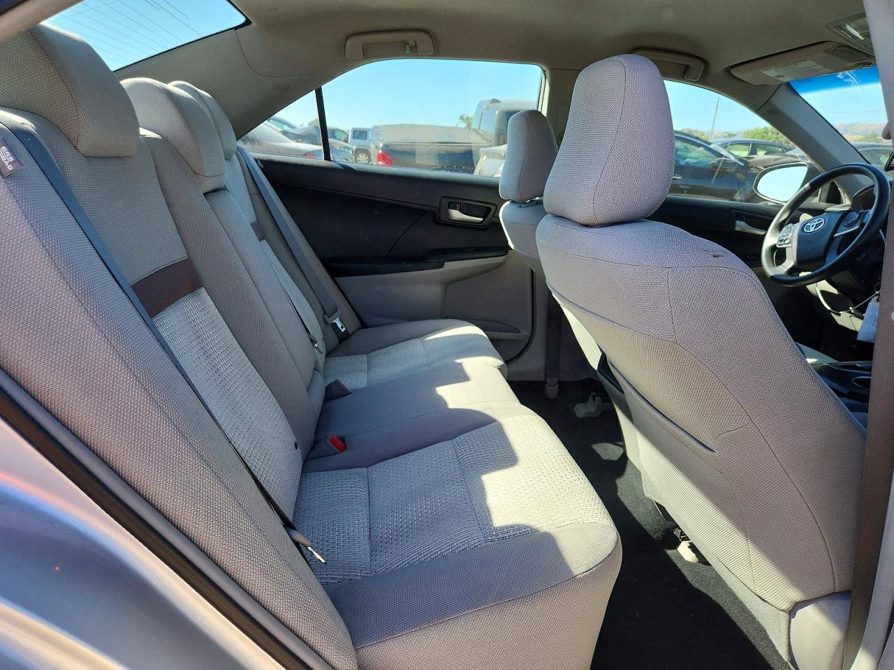 2012 Toyota Camry Le Silver vin: 4T4BF1FK4CR256856
