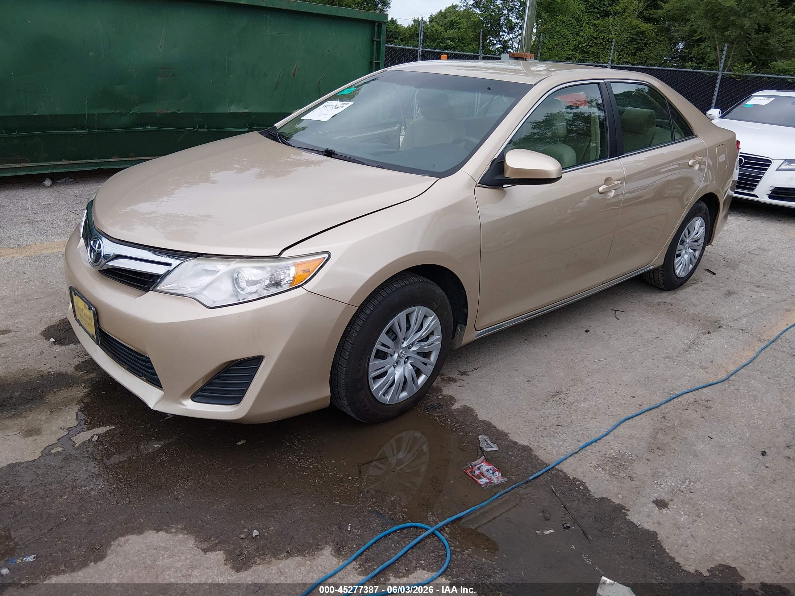 2012 Toyota Camry Le Gold vin: 4T4BF1FK4CR264682